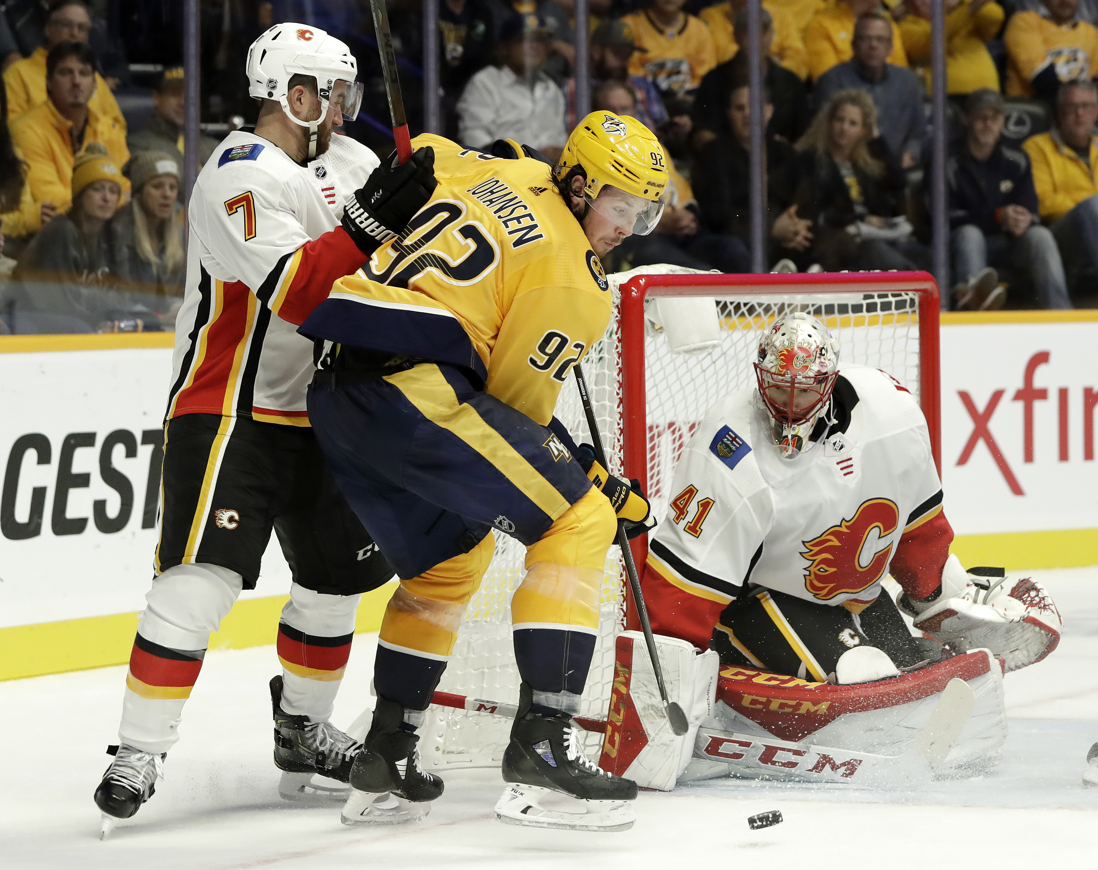 Smith, Monahan lead Flames over Predators 3-0