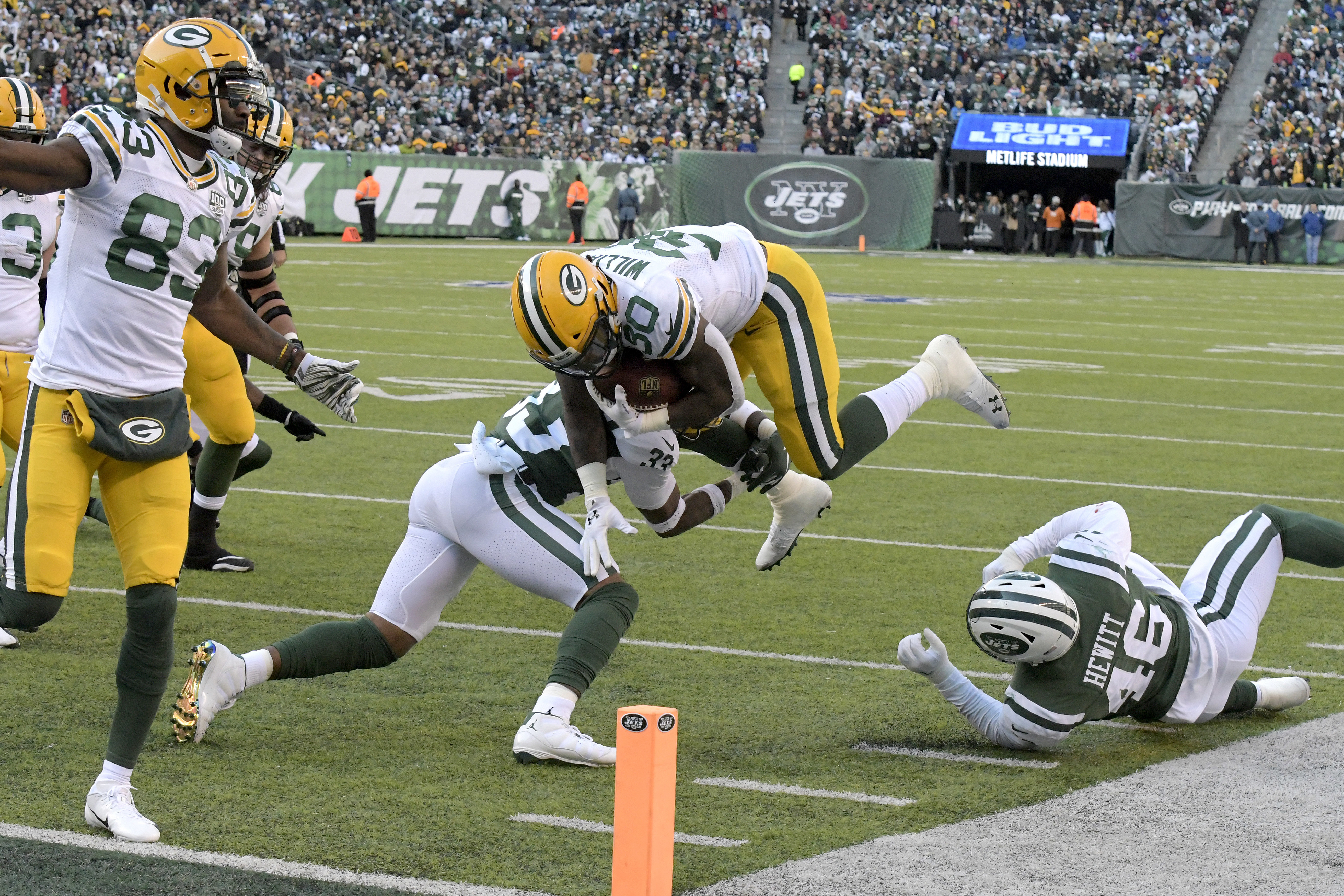 Williams' big game helps Packers finally get road win