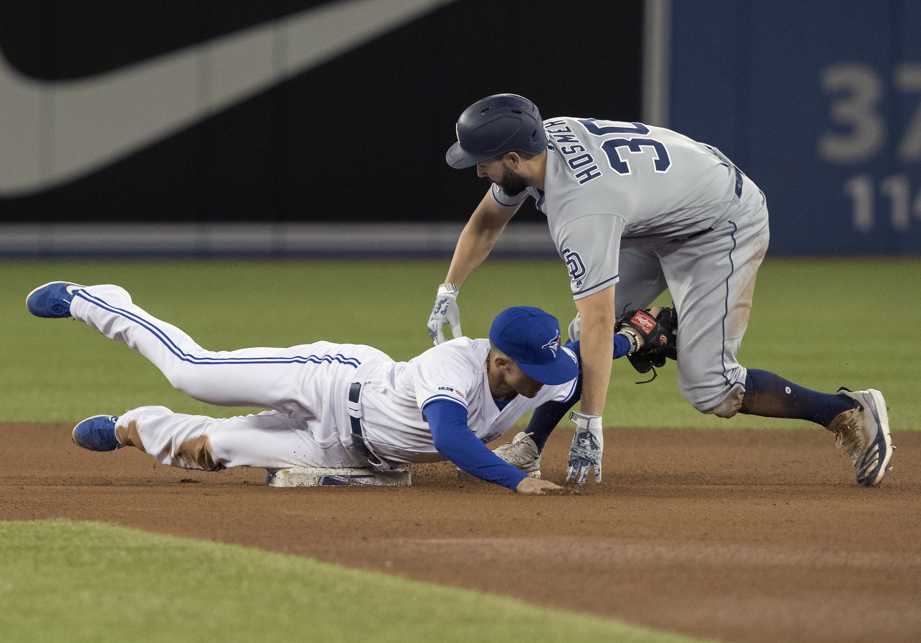 Padres beat Twins 10-1