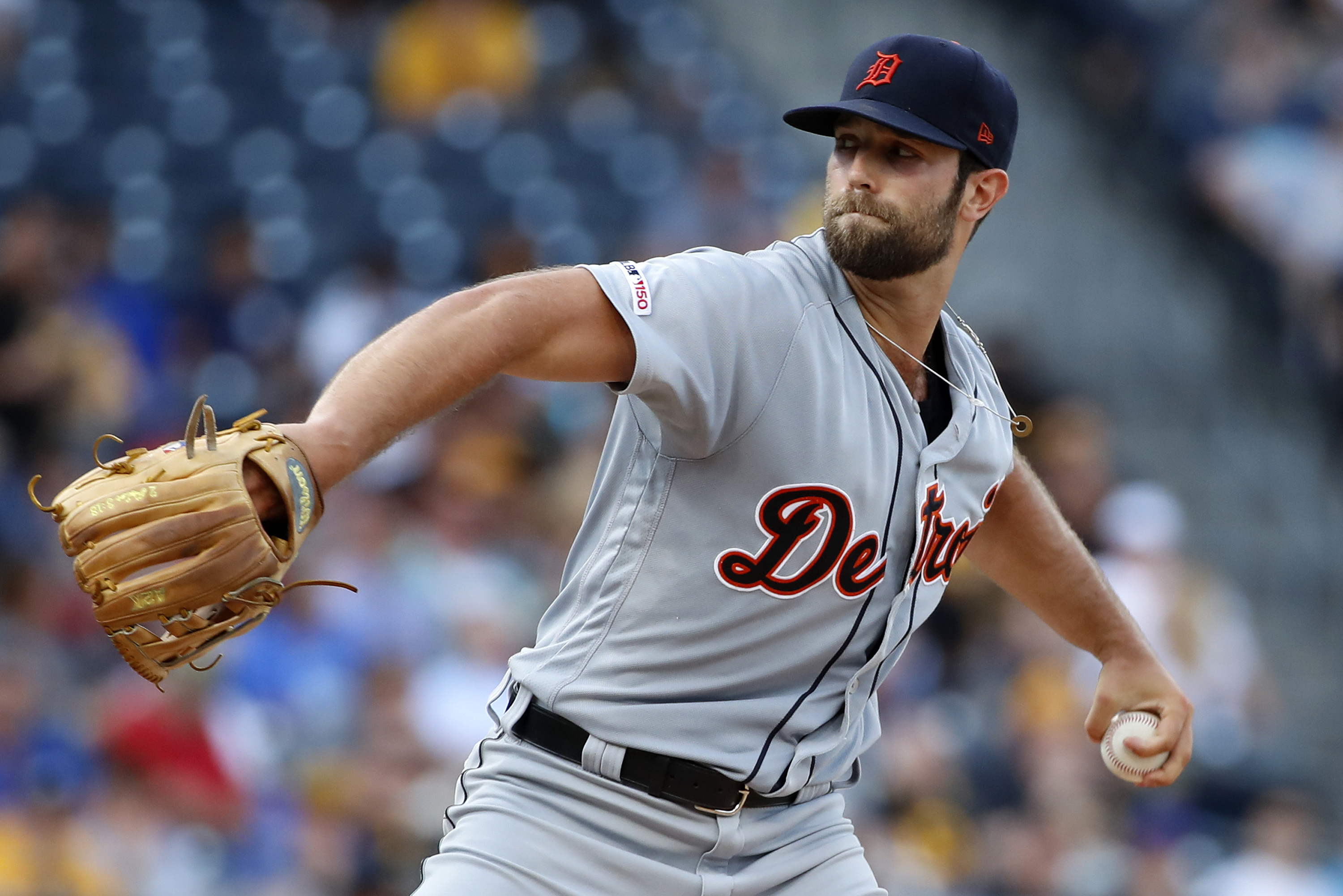 Tigers slip by sloppy Pirates 5-4, snap 4-game losing streak