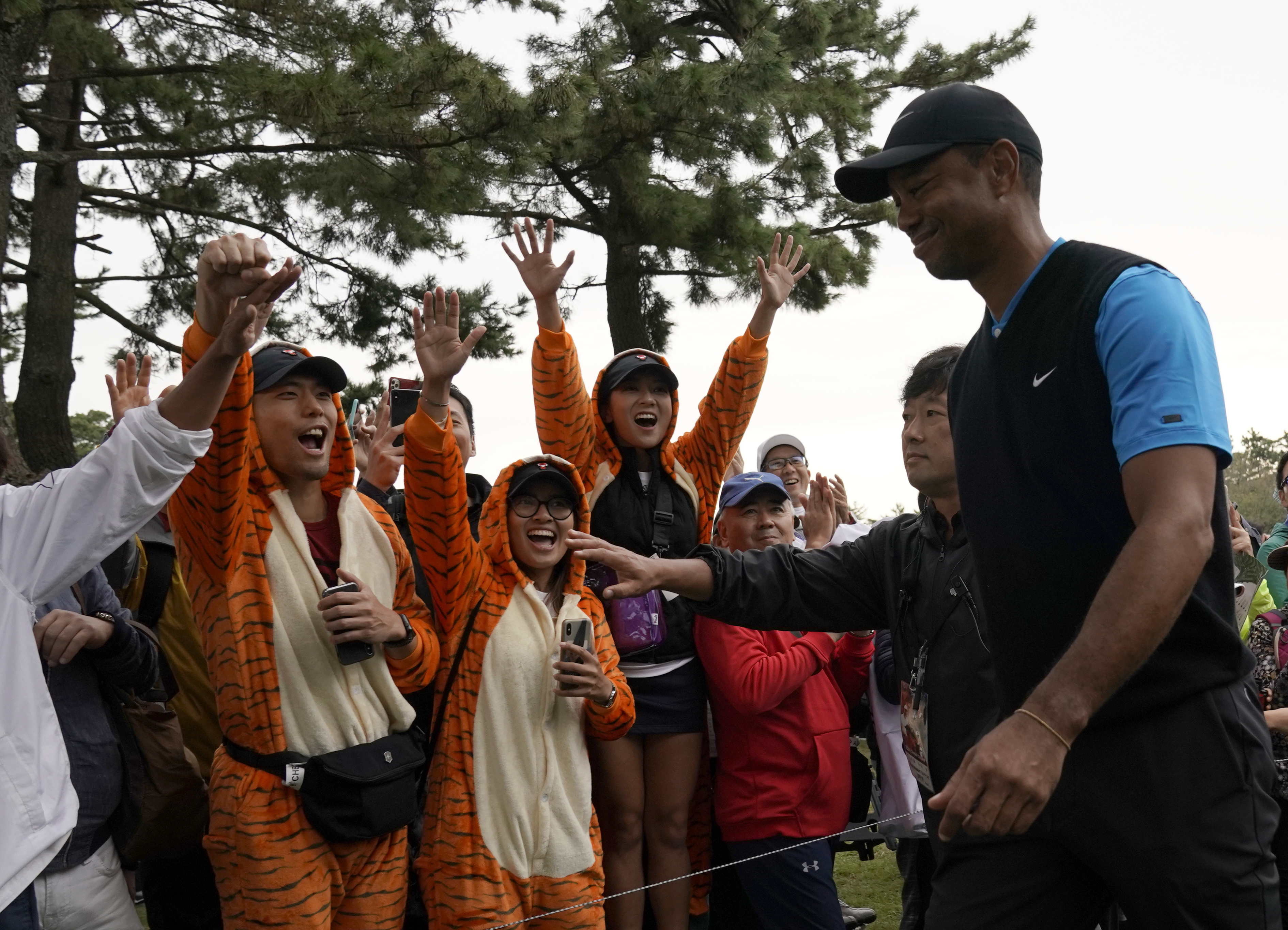 Tiger Woods 3-strokes ahead at Zozo Championship