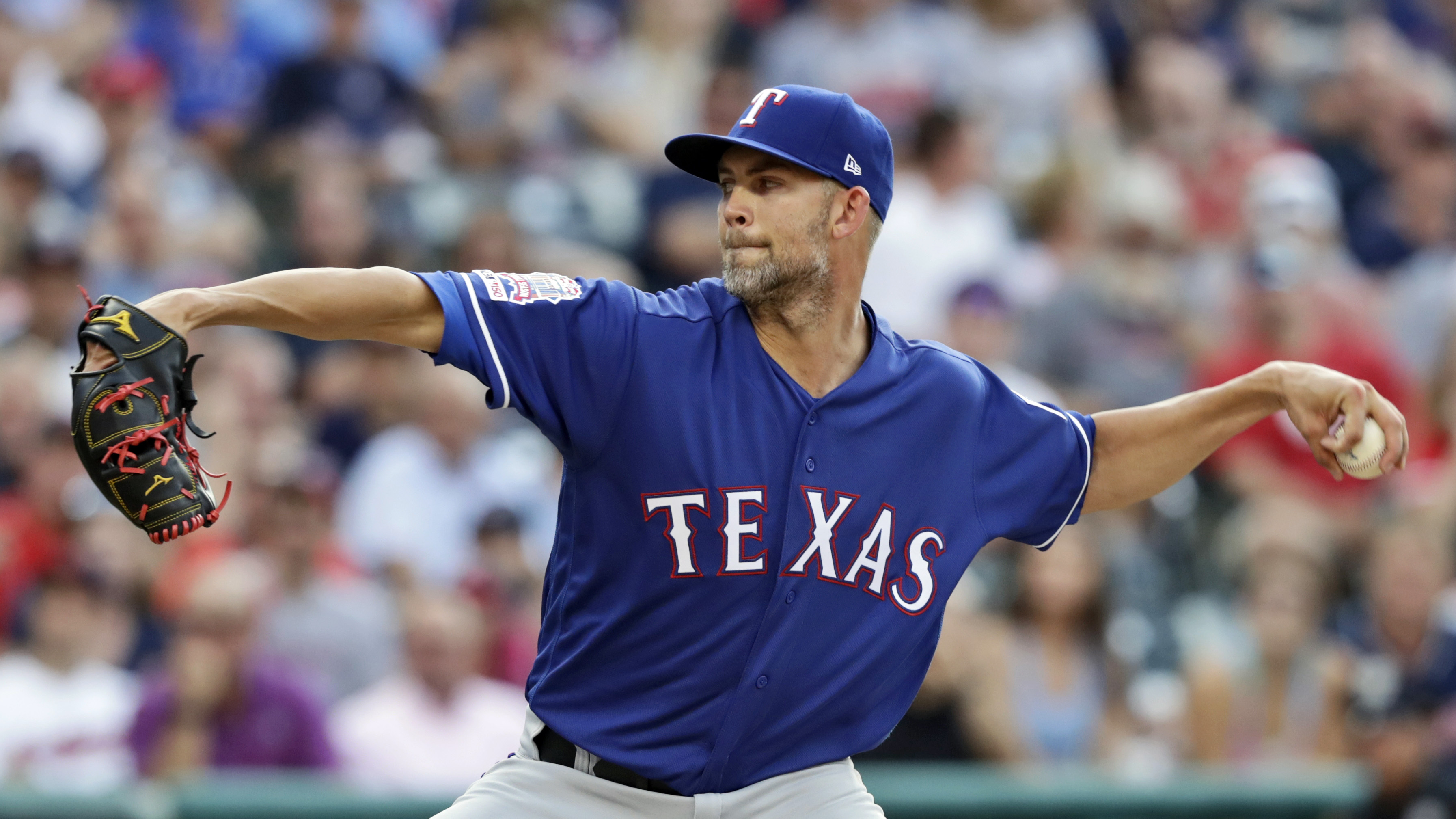 Minor strikes out 7 in 7 innings, Rangers beat Indians 1-0