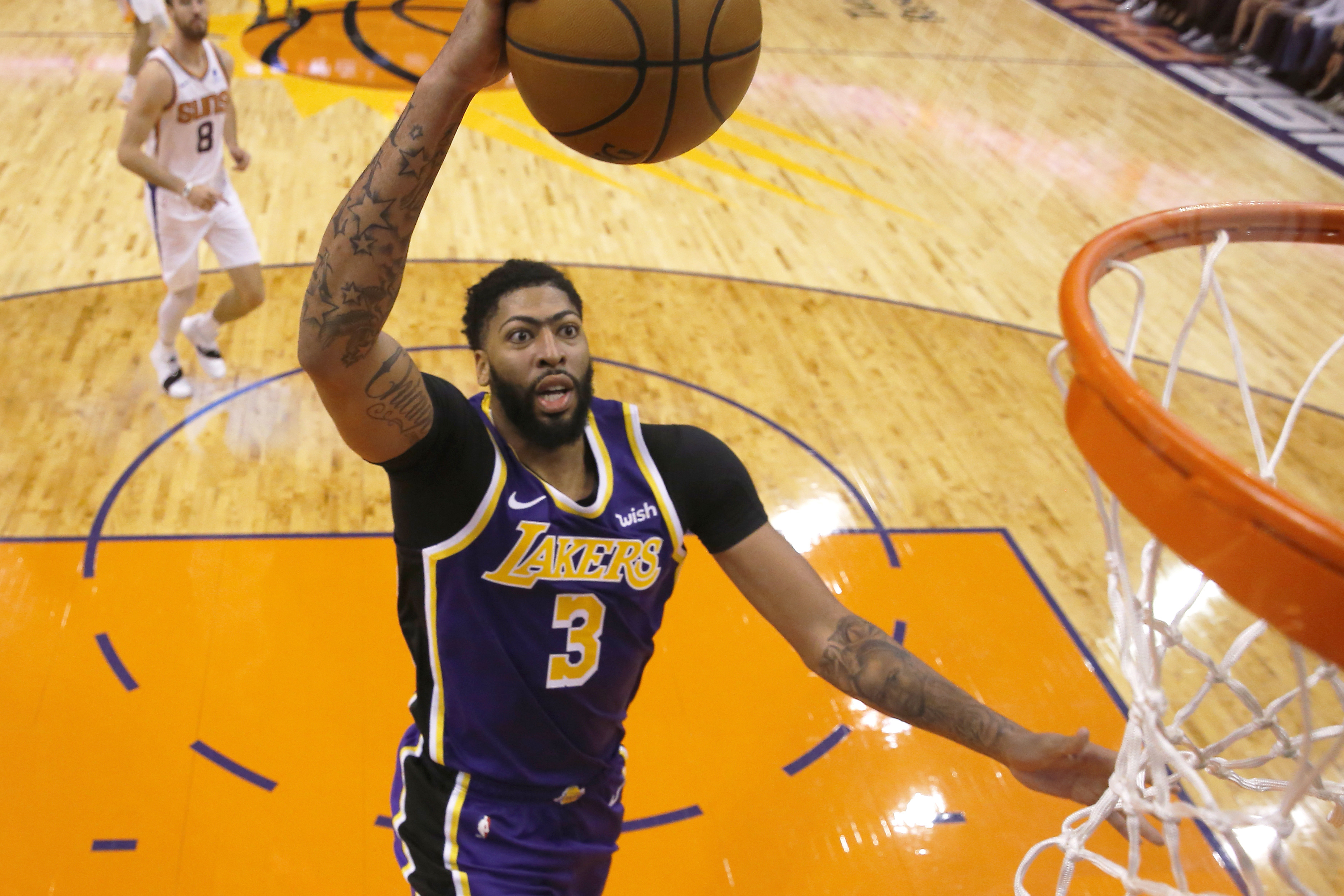 Lakers sit Anthony Davis against Golden State