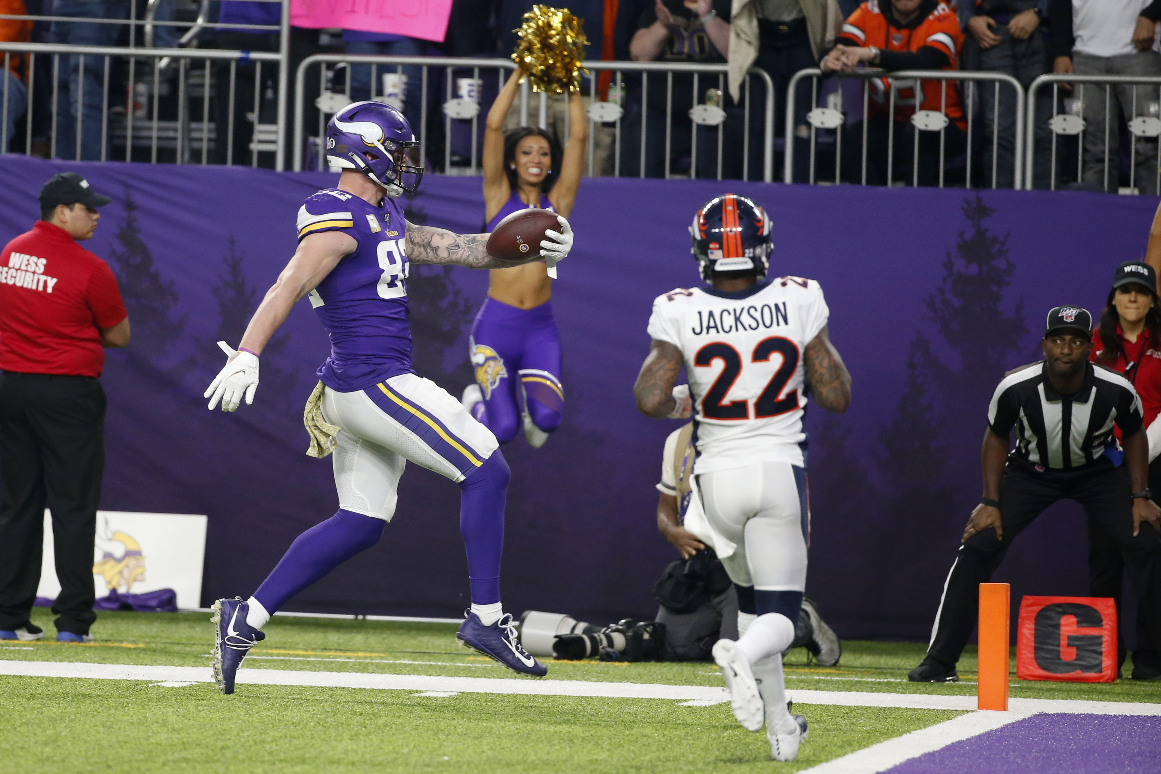 Broncos defense collapses again in 27-23 loss to Vikings