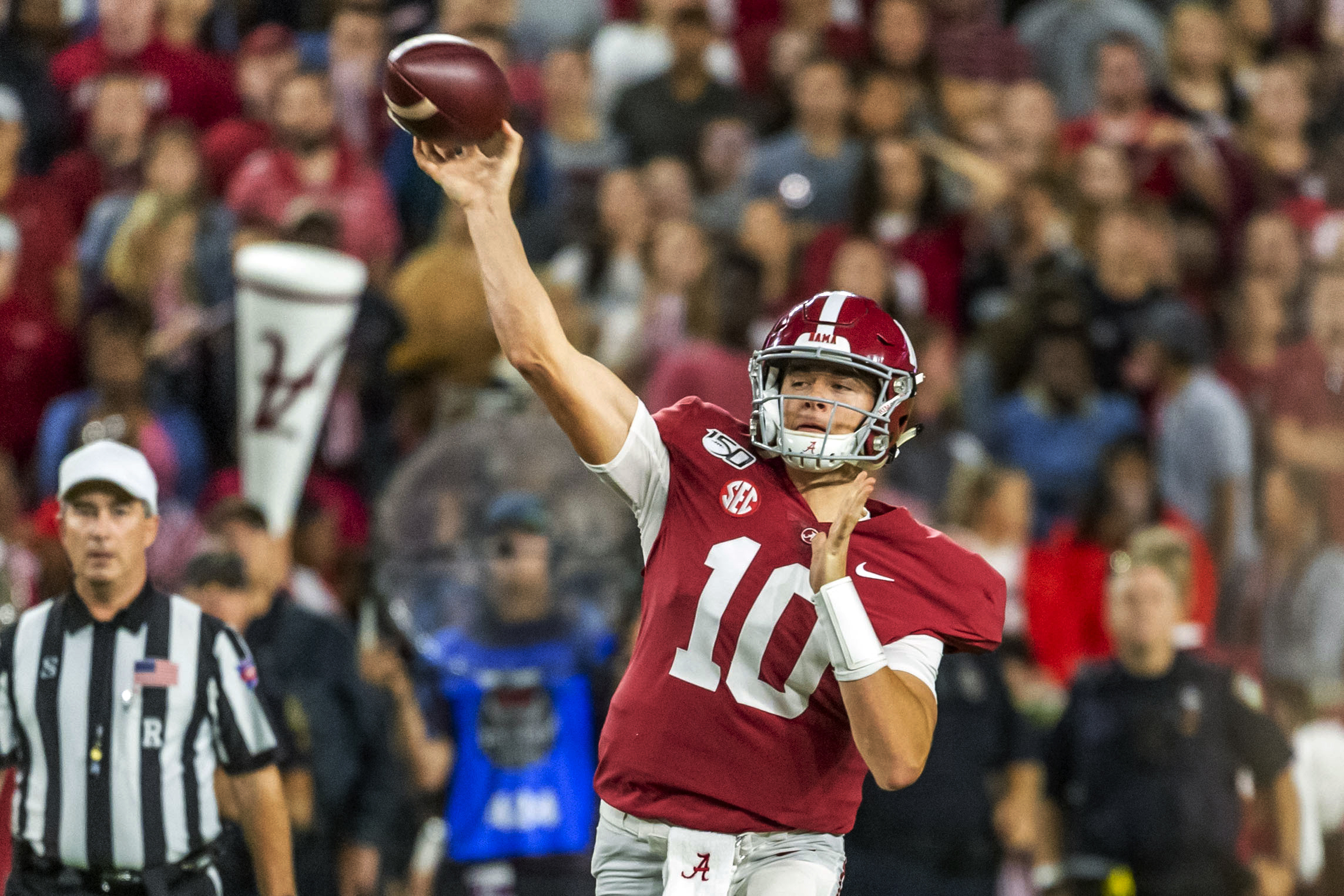 Mac Jones, No. 1 Alabama dominate Arkansas 48-7 minus Tua