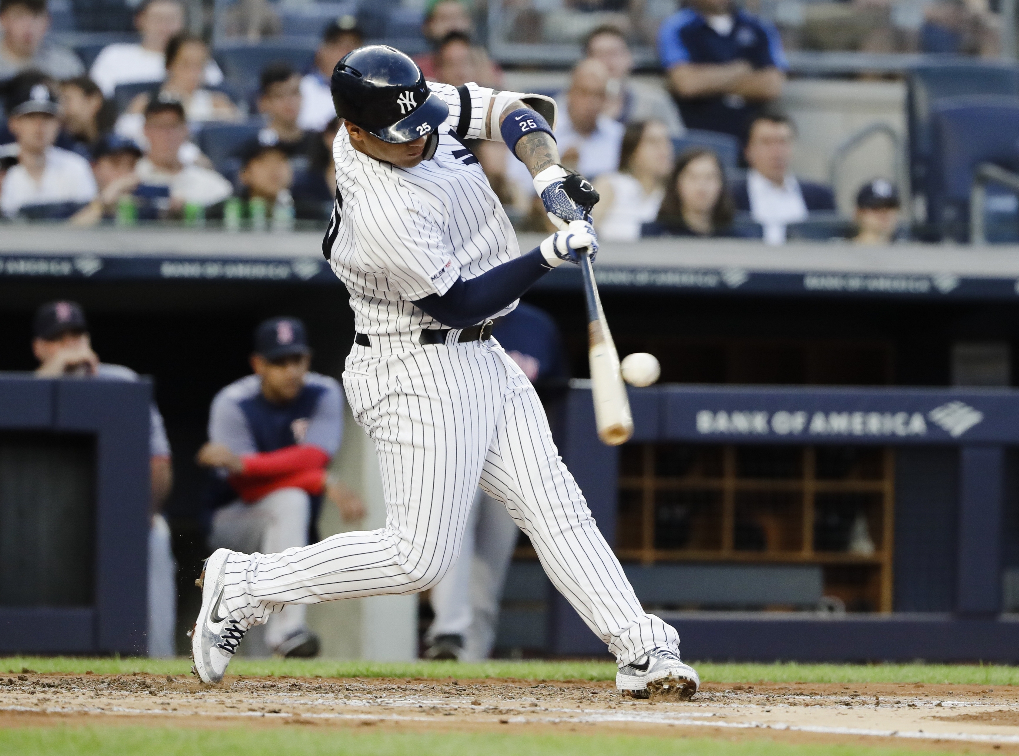 Gleyber Torres hits slam, Yankees beat Red Sox 4-2