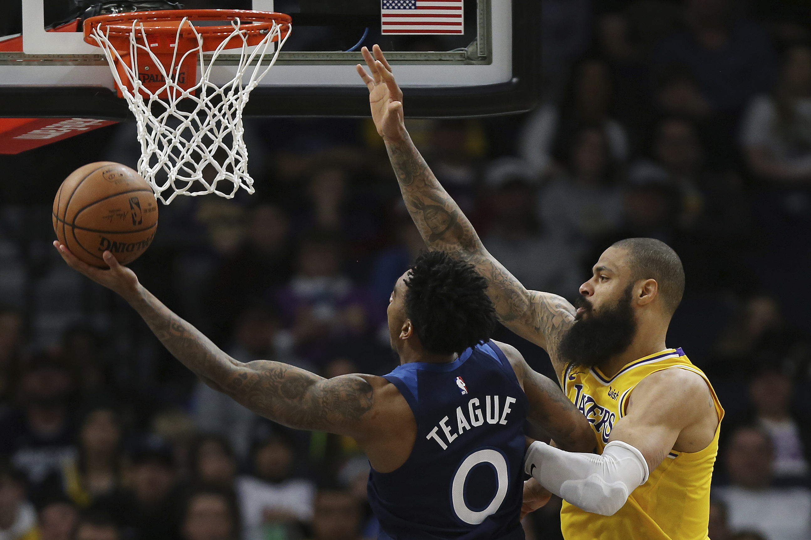 Wiggins, Towns help Timberwolves rout LeBron-less Lakers