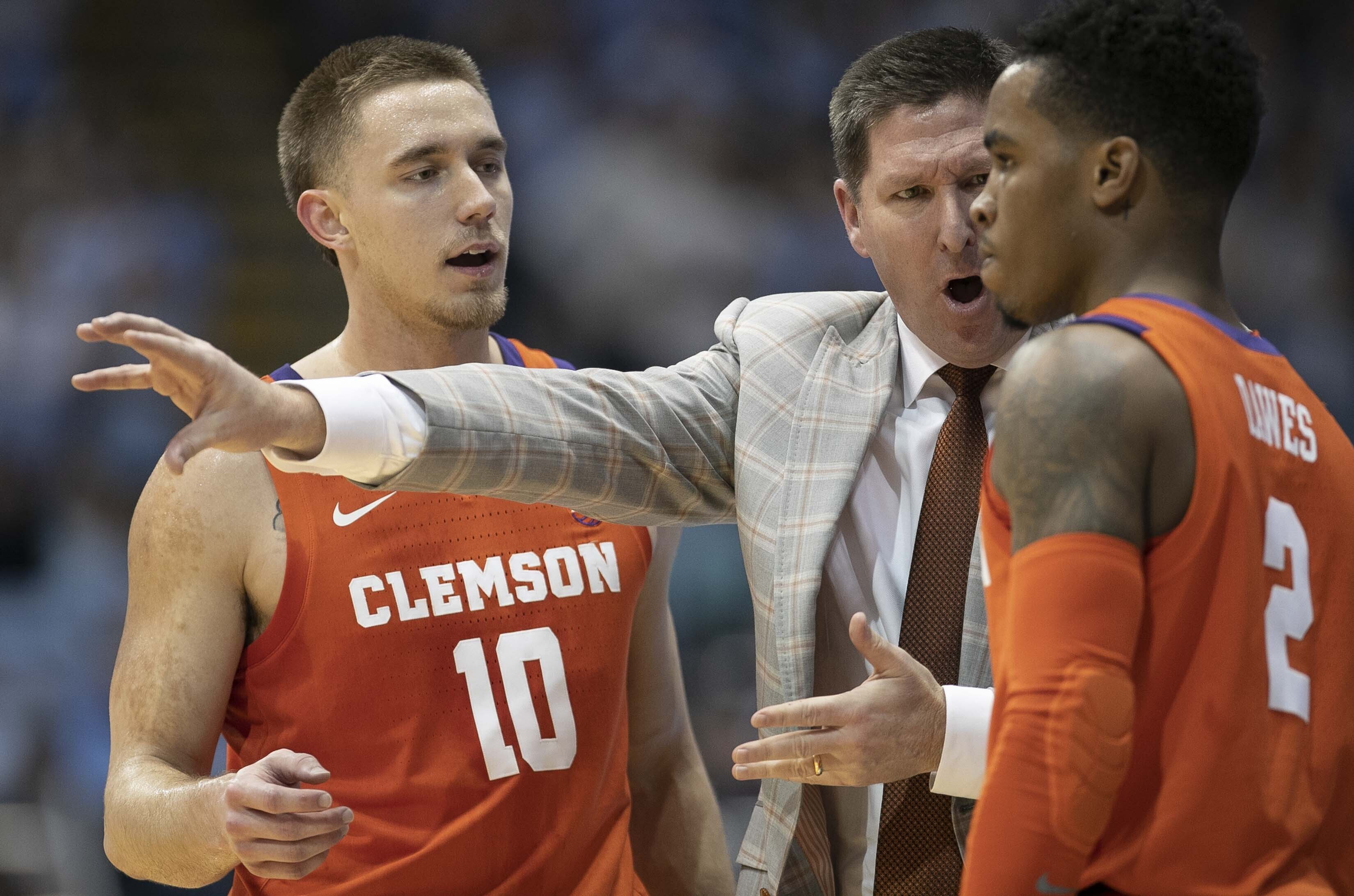 Clemson stuns UNC 79-76 in OT, earns 1st win in Chapel Hill