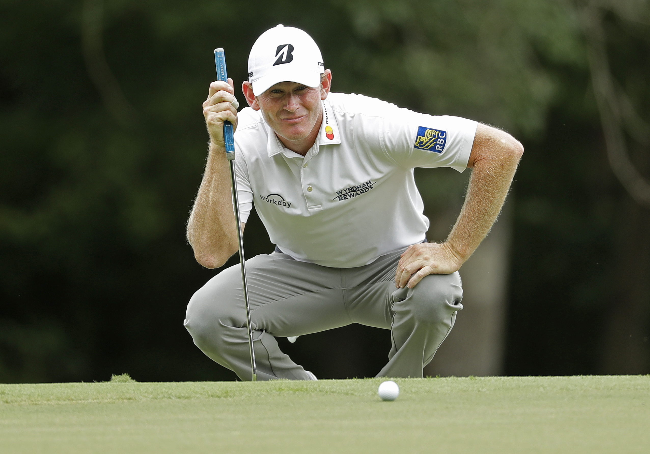 Snedeker takes 1-shot lead into final round at Wyndham