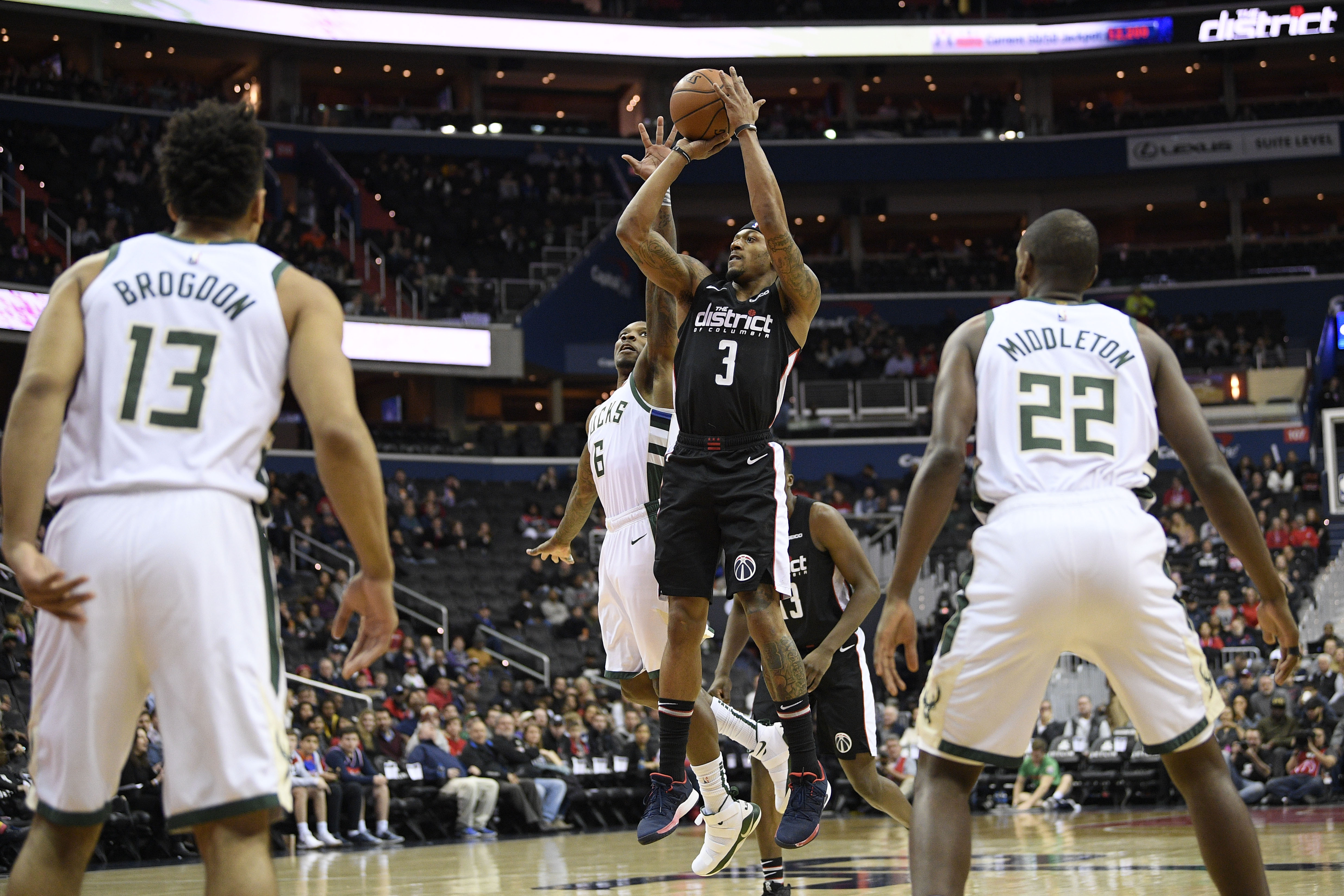 Beal scores 32, Wizards top Giannis-less Bucks 113-106