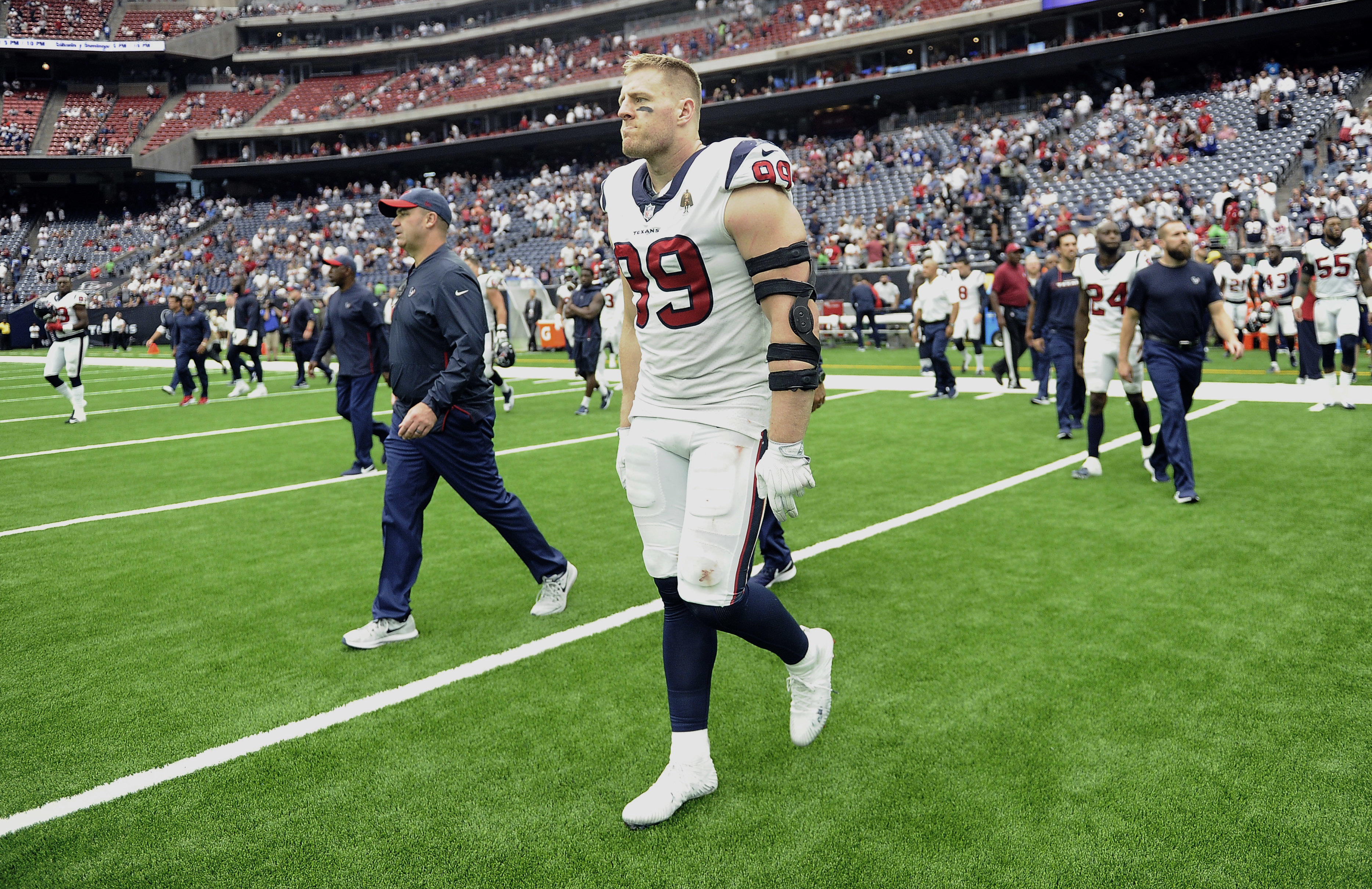 Winless Texans search for ways to turn things around