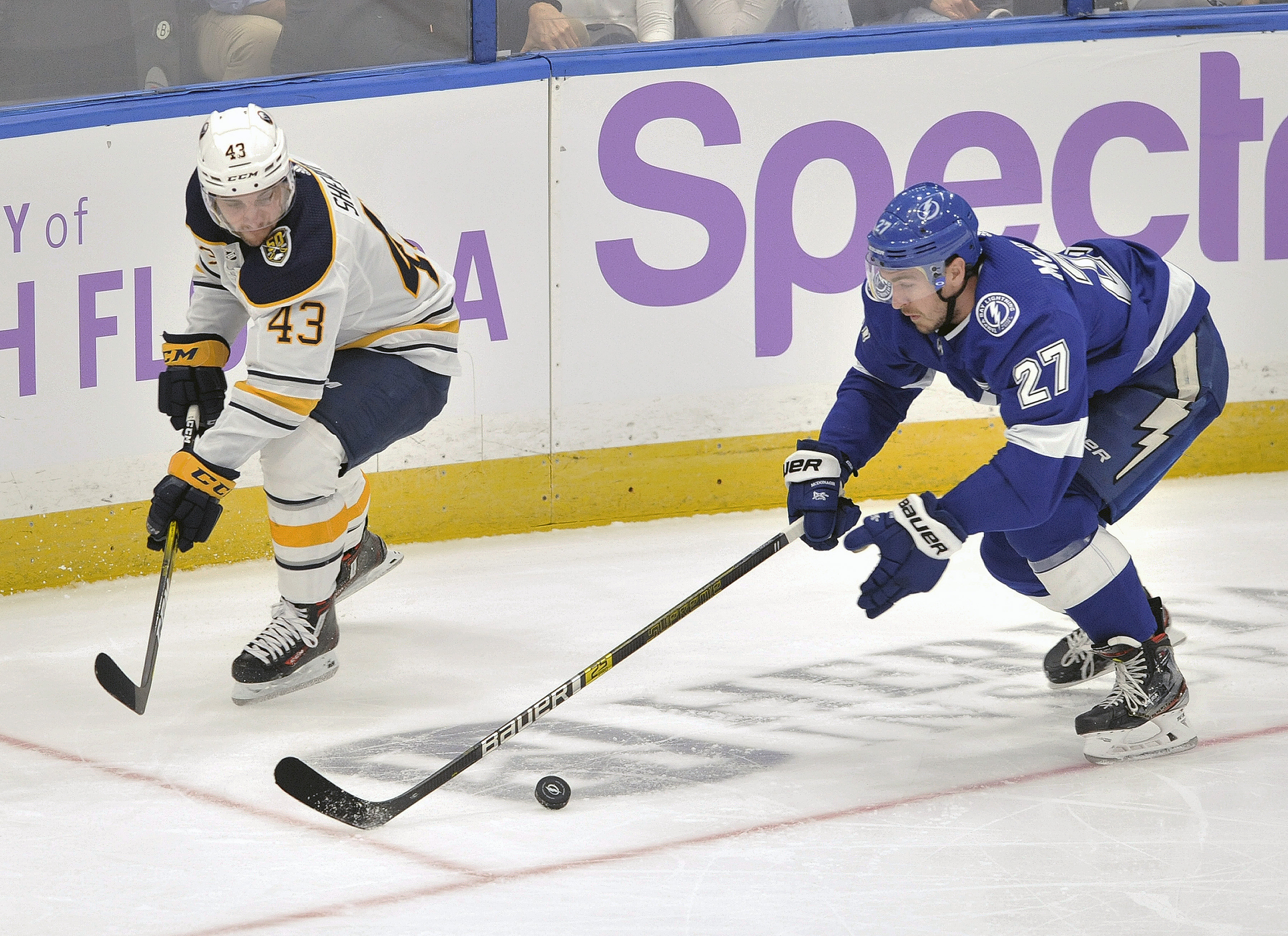 Lightning get 2 short-handed goals, beat Sabres 5-2