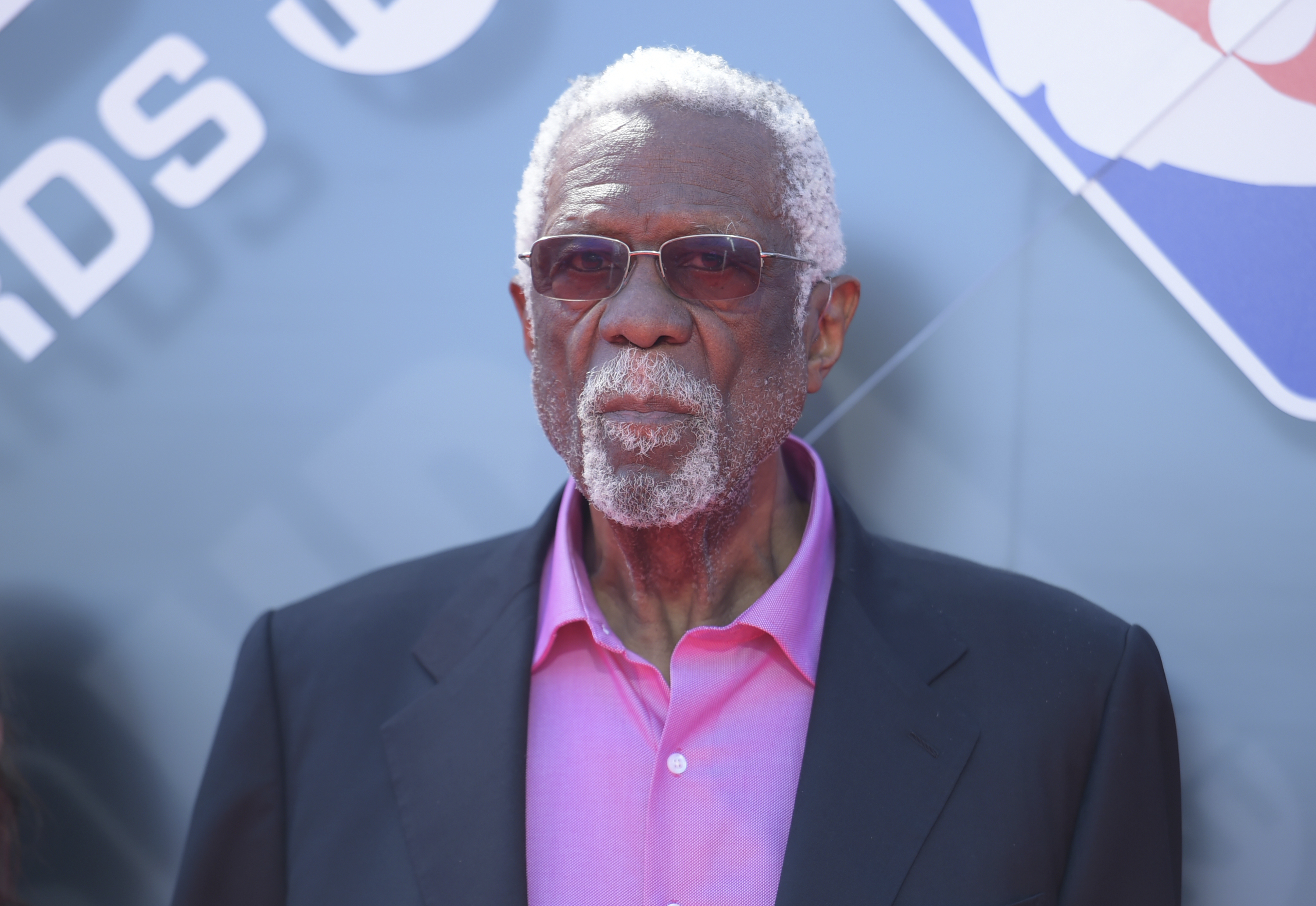 Bill Russell finally accepts Basketball Hall of Fame ring