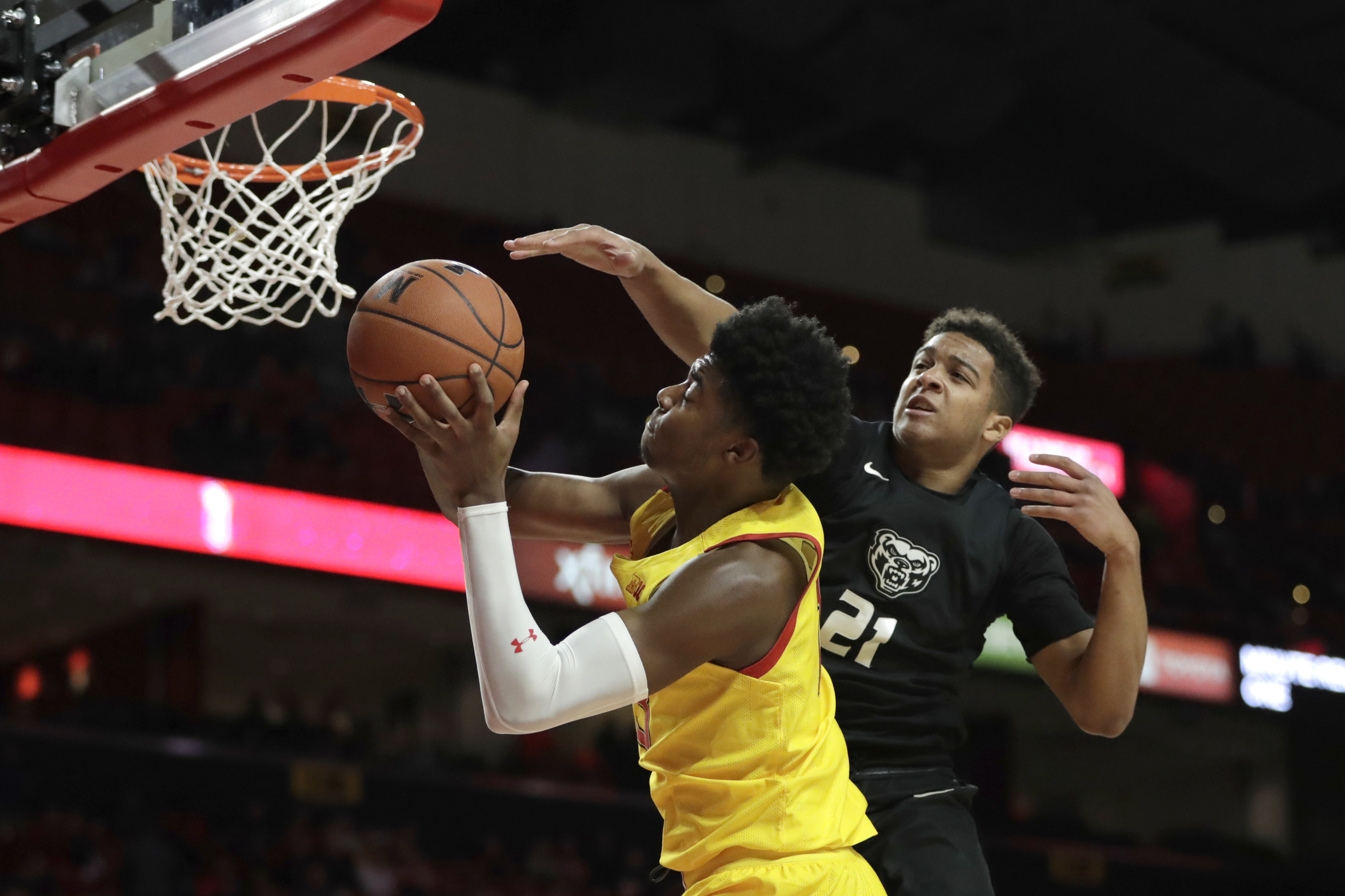 No. 7 Maryland routs Oakland 80-50