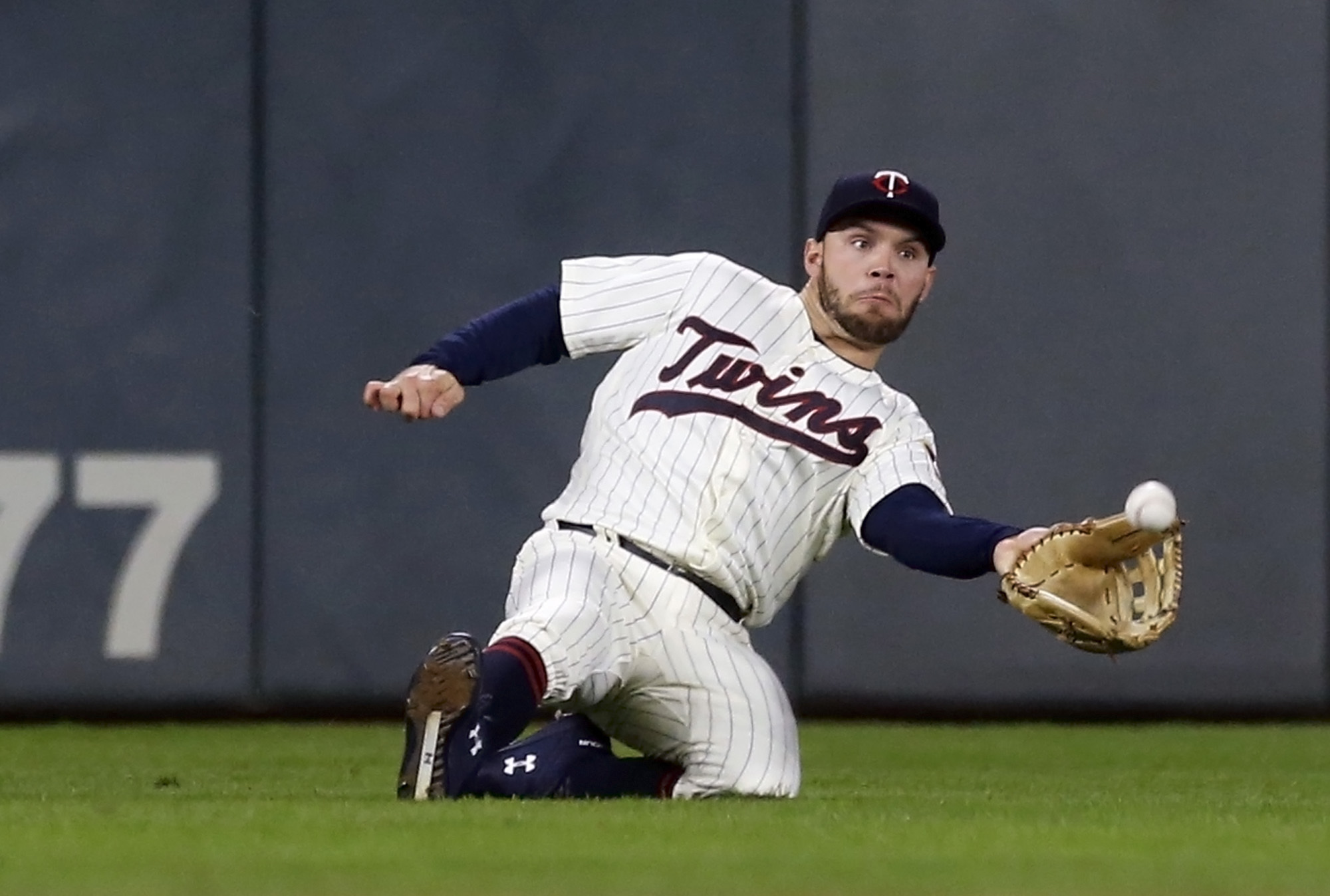 Field’s 2 HRs lead Twins past Tigers, 11-4