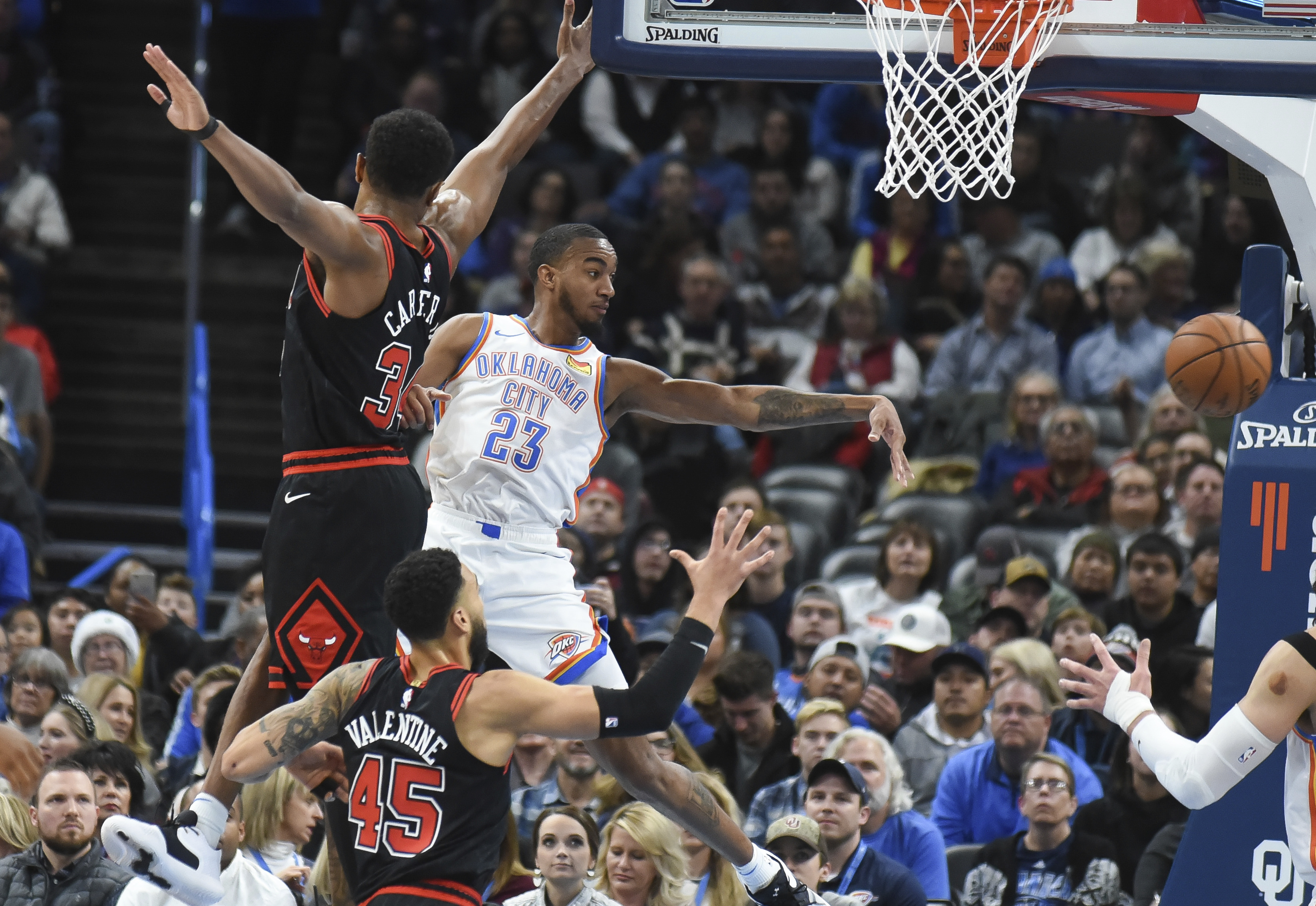 Paul hits 5 3s in fourth, Thunder rally past Bulls 109-106