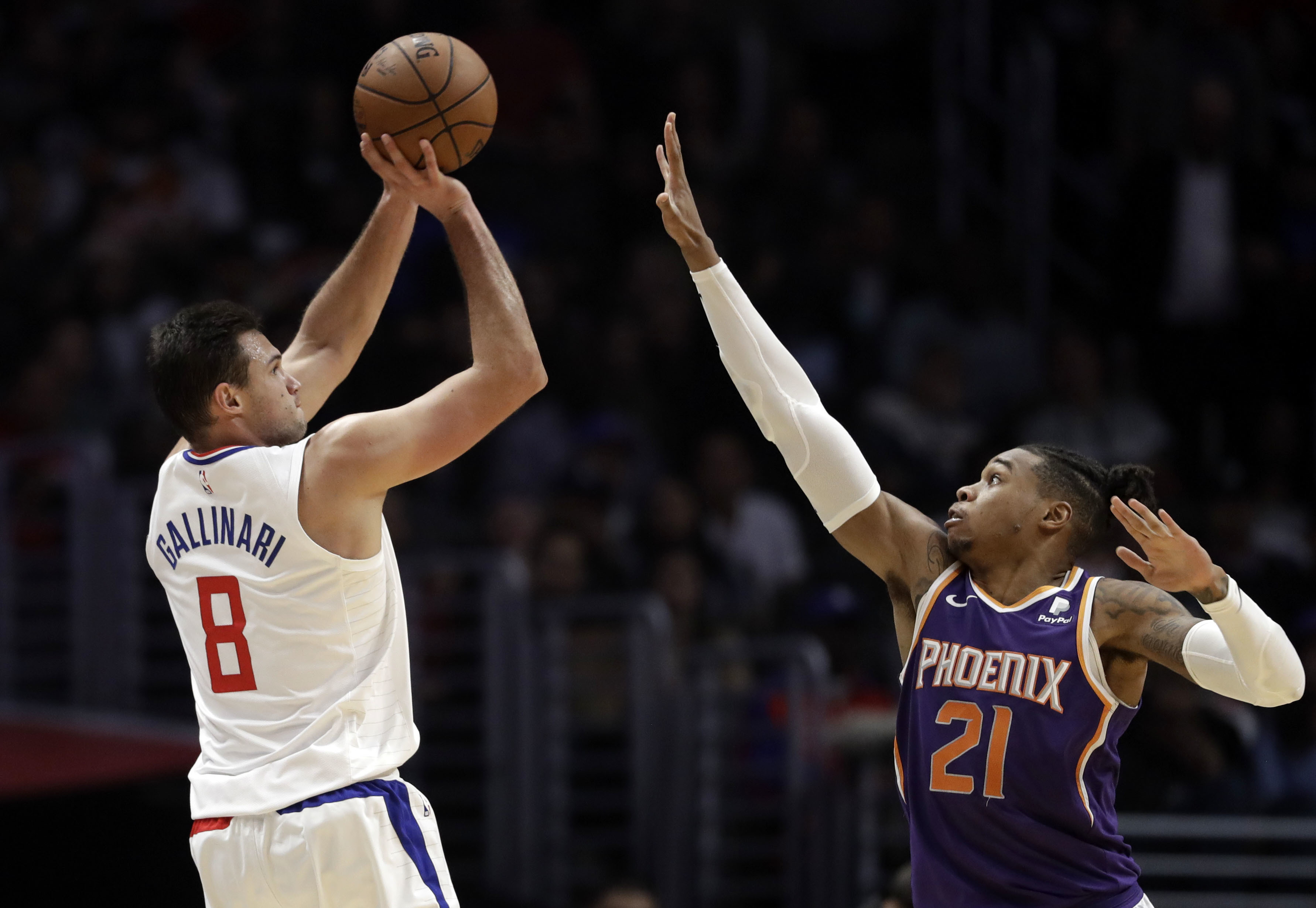 Clippers extend home winning streak to 9 by beating Suns