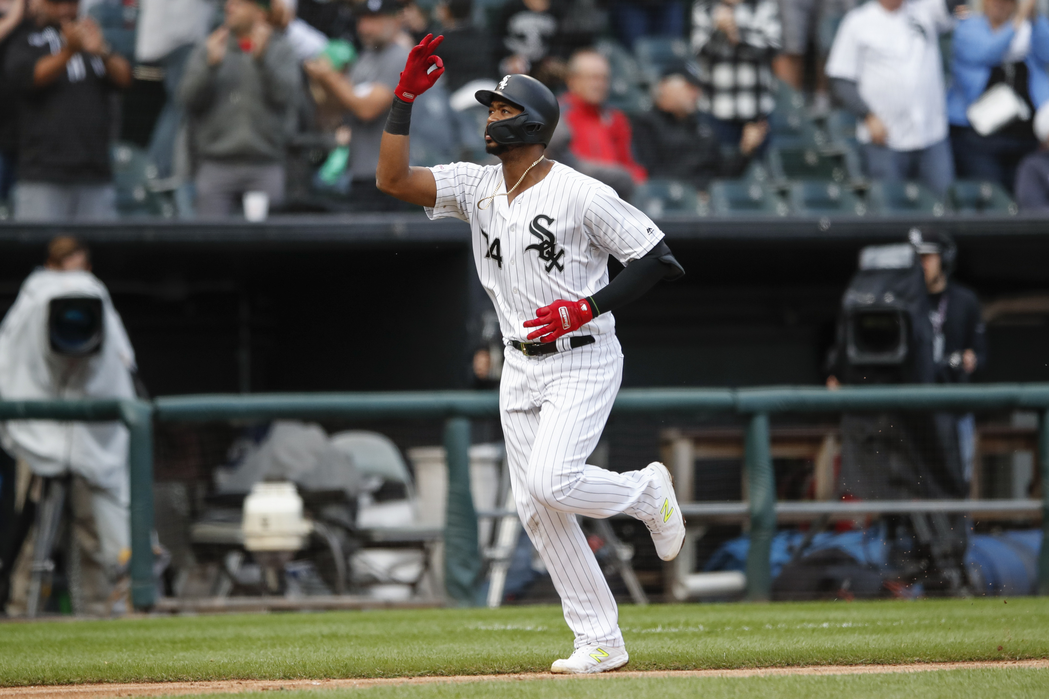 Tigers rally past White Sox 4-3 for doubleheader split