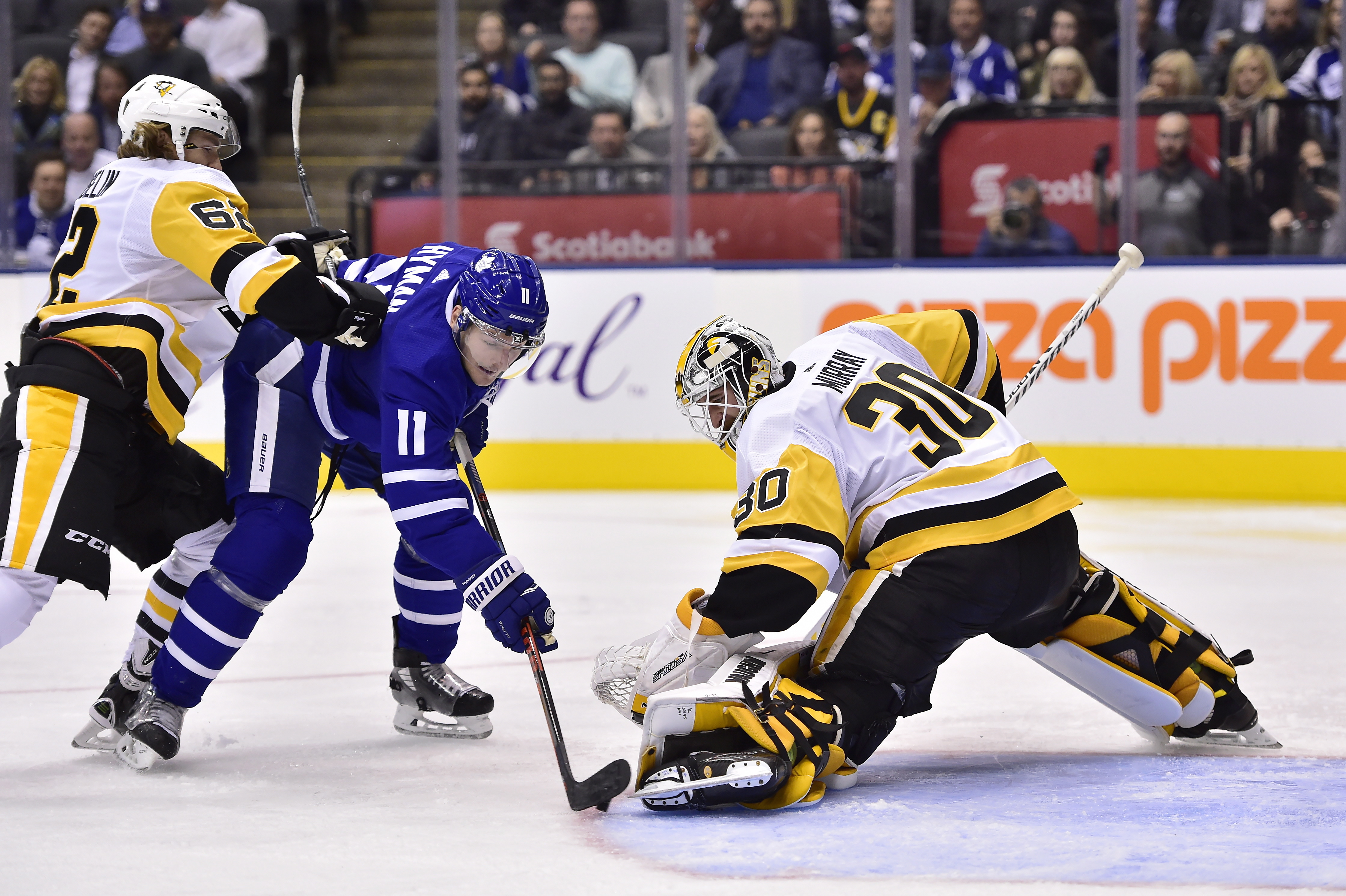 Malkin scores twice, Penguins beat Maple Leafs 3-0