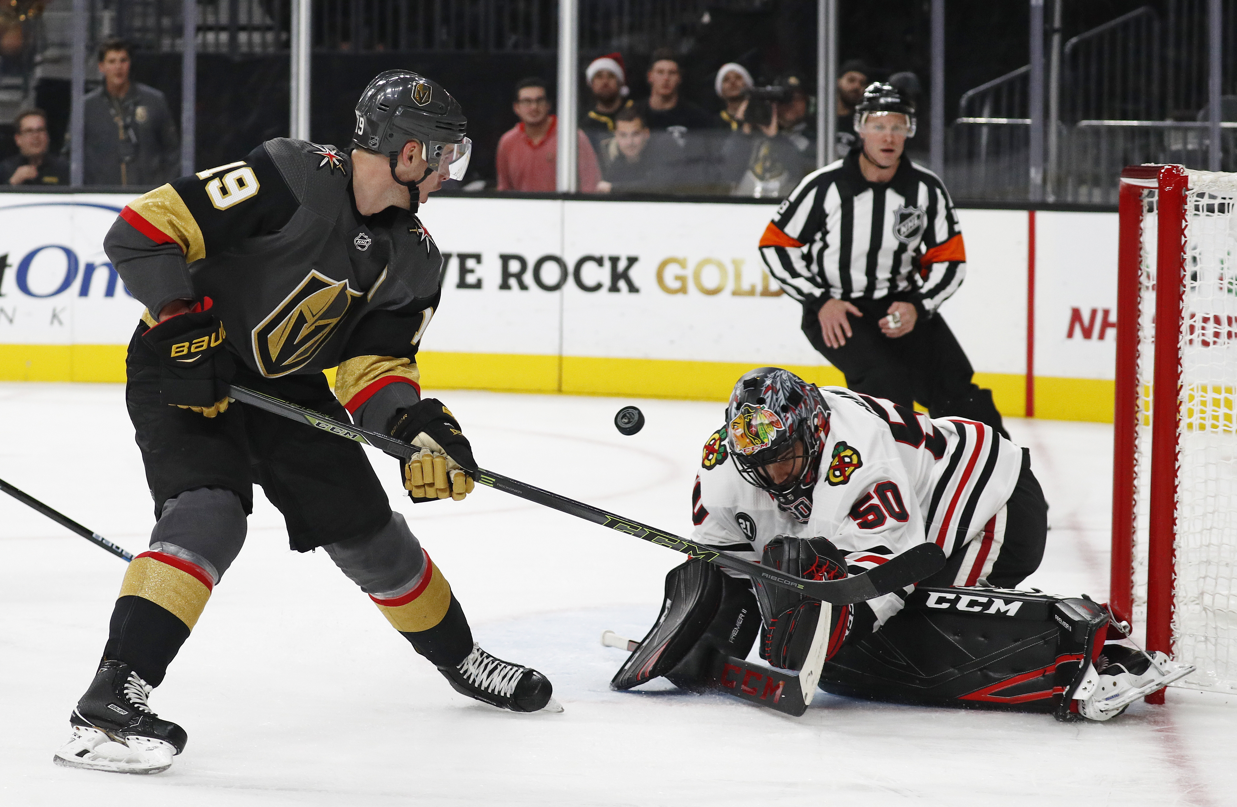 Marchessault, Tuch lift Golden Knights over Blackhawks 4-3