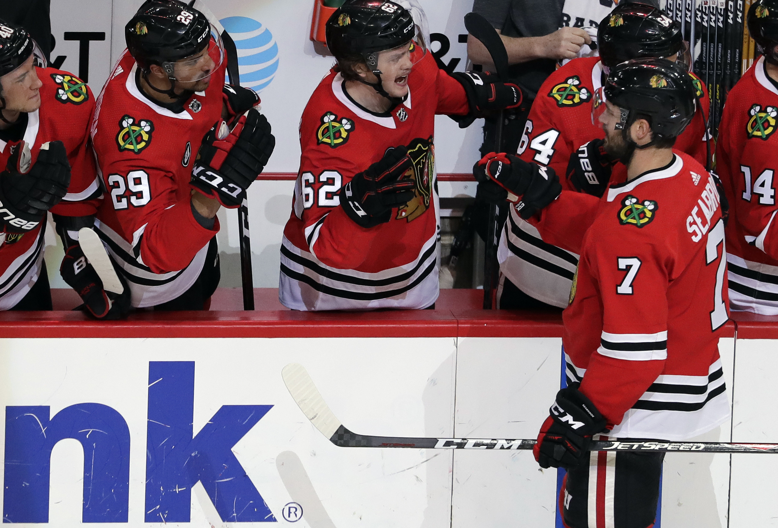Blackhawks stop 8-game slide by topping Blues 1-0