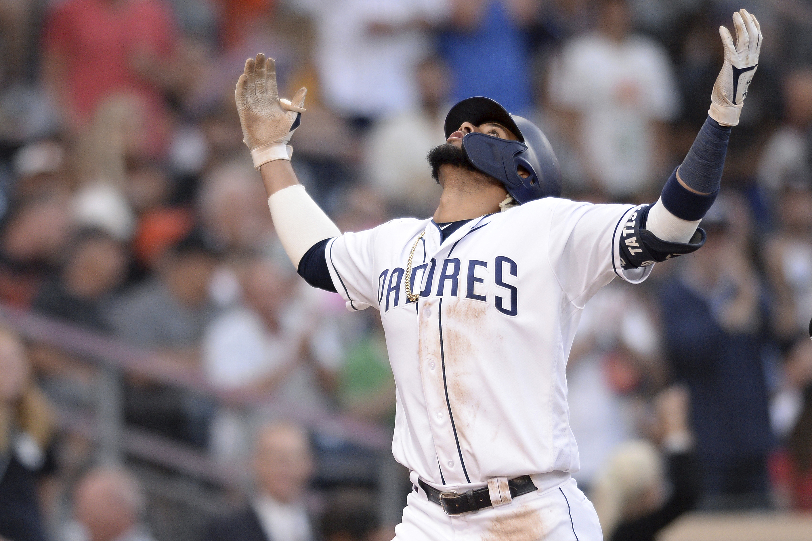 Tatis Jr. homers to lead Padres to 5-1 win over Giants