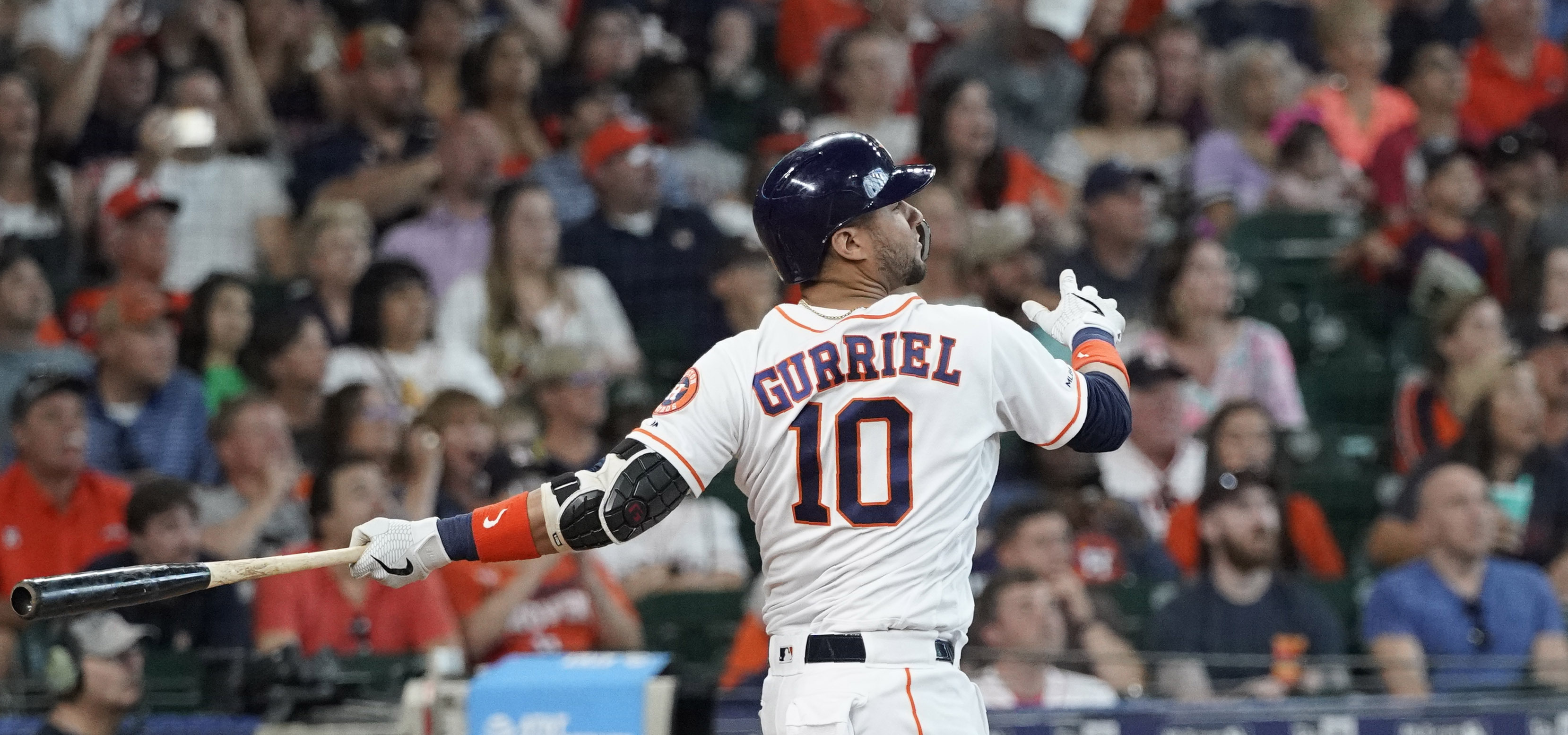 Springer's single in 10th lifts Astros over Angels 11-10