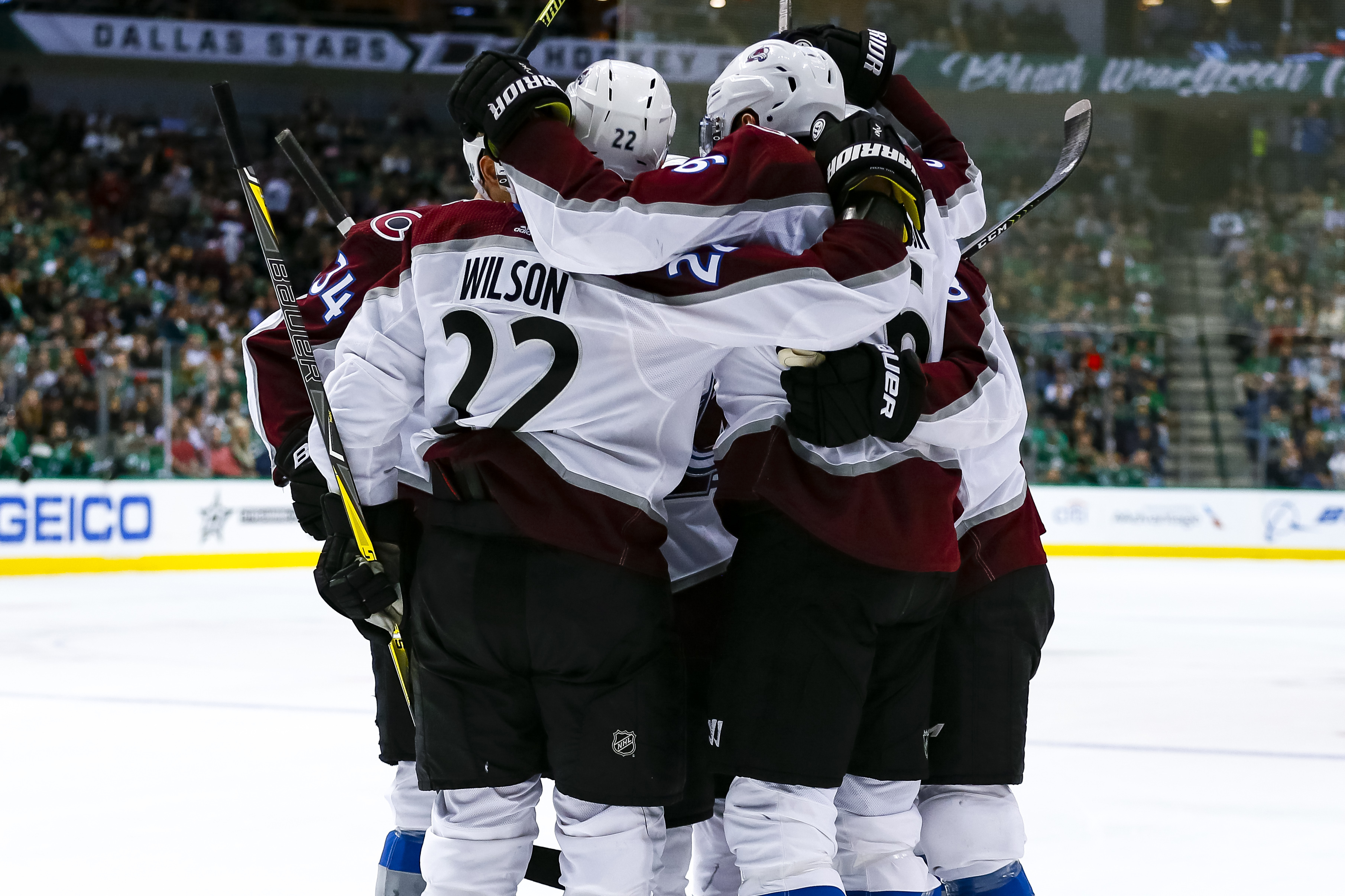 Grubauer’s 44 saves help Avalanche overcome Stars 3-1