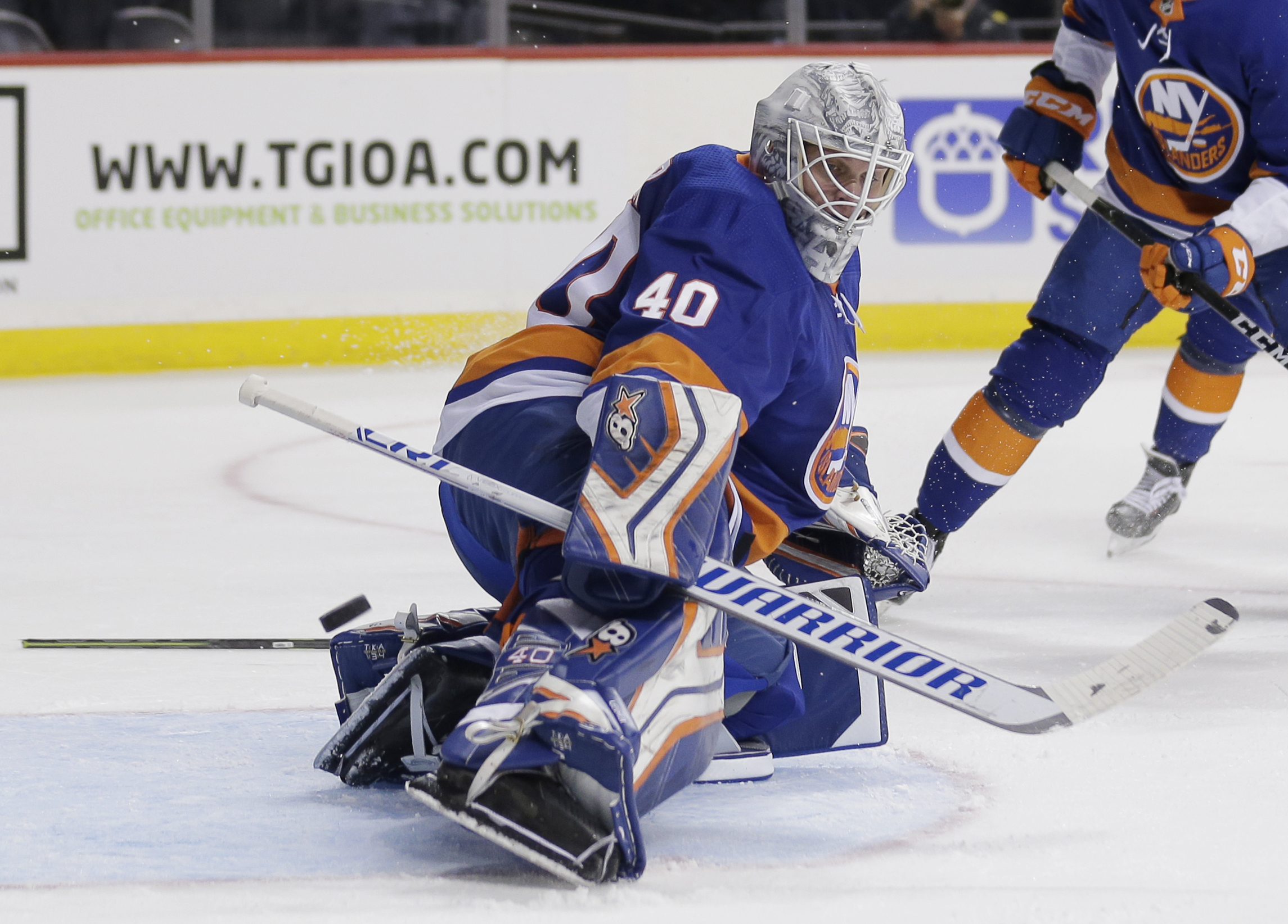 Lehner gets shutout in Islanders’ debut, 4-0 over Sharks