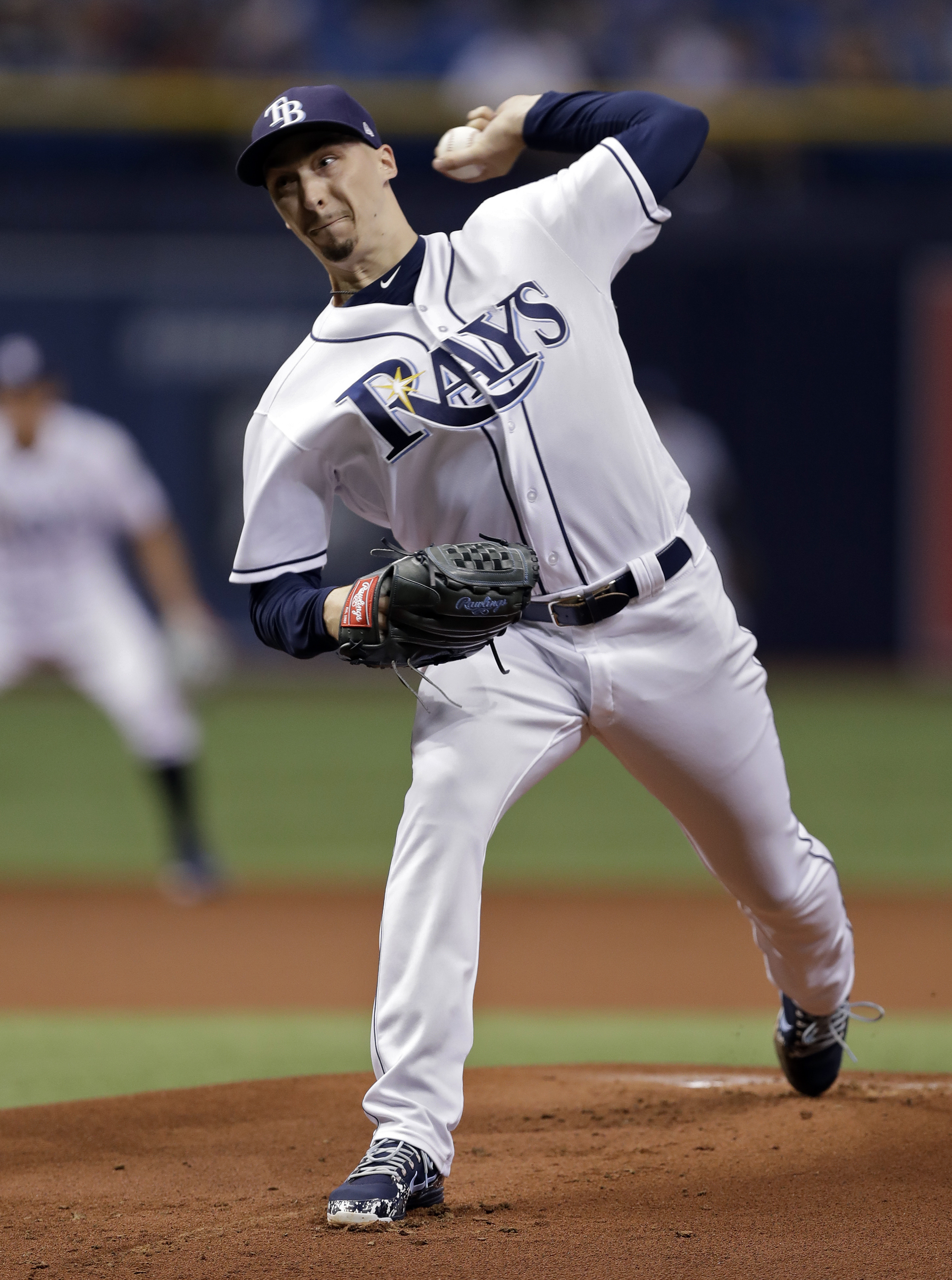 Snell, Rays tie team record shutout streak; beat Royals 4-1