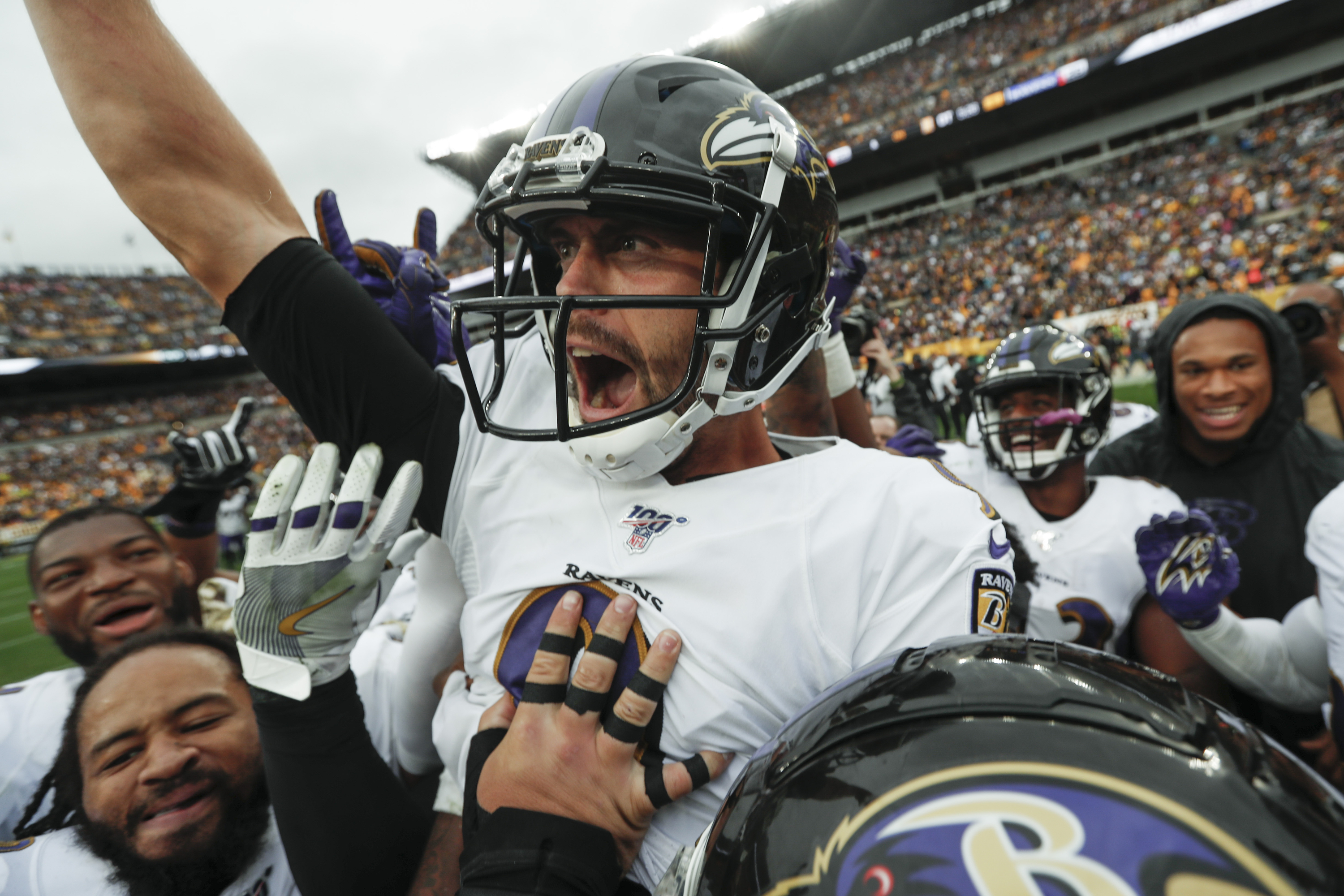 Tucker's poise helps Ravens escape with OT win over Steelers