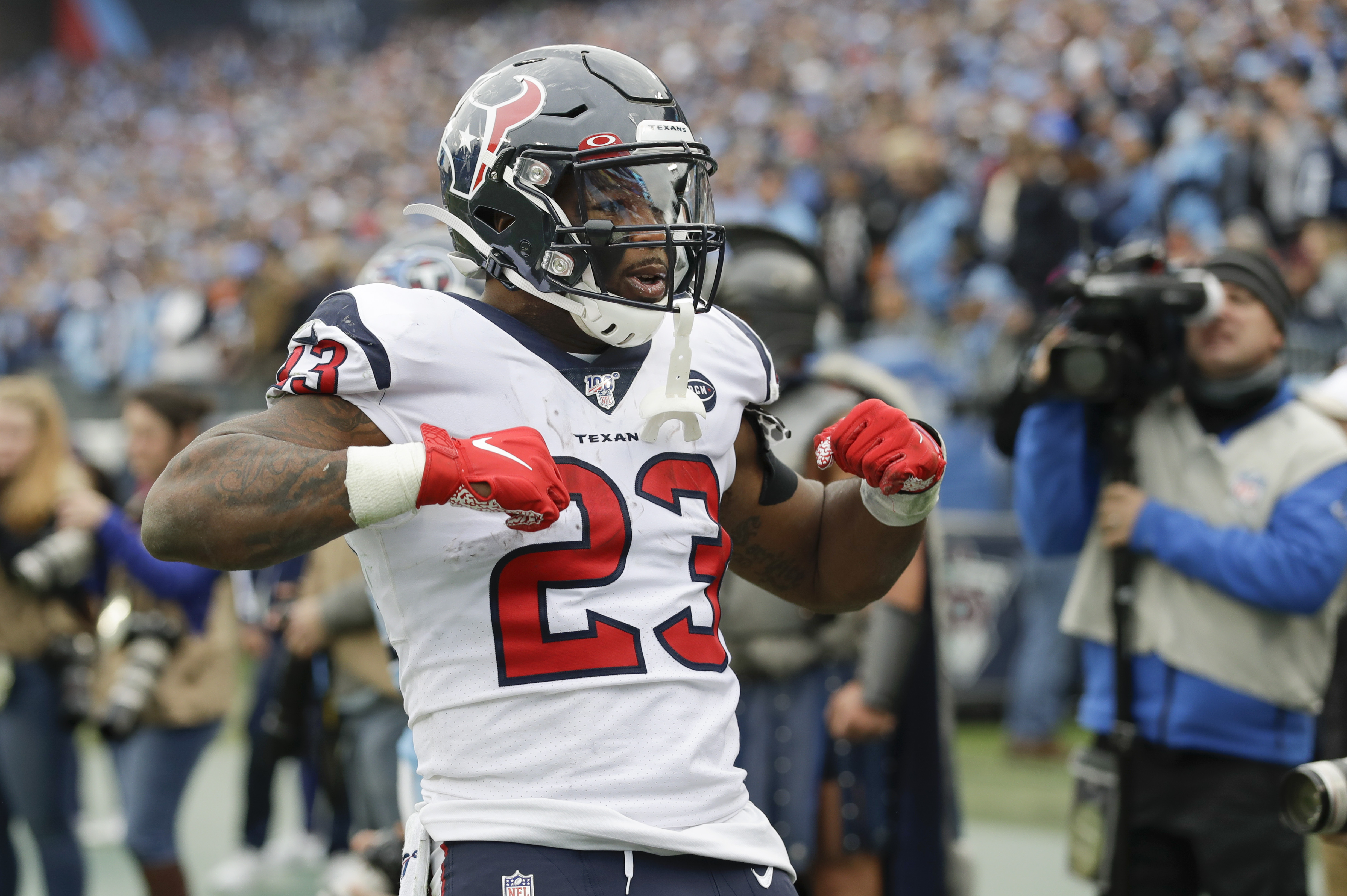 Texans take control of AFC South by beating Titans 24-21