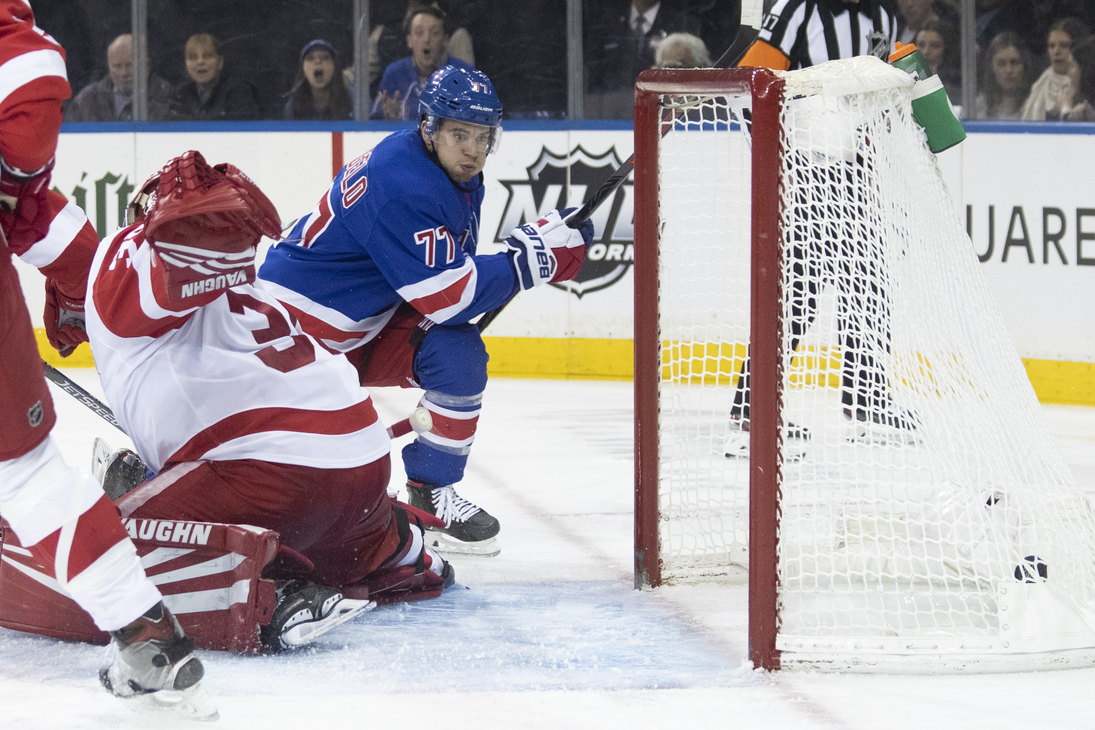 DeAngelo, Lundqvist lead Rangers to 5-1 win over Red Wings