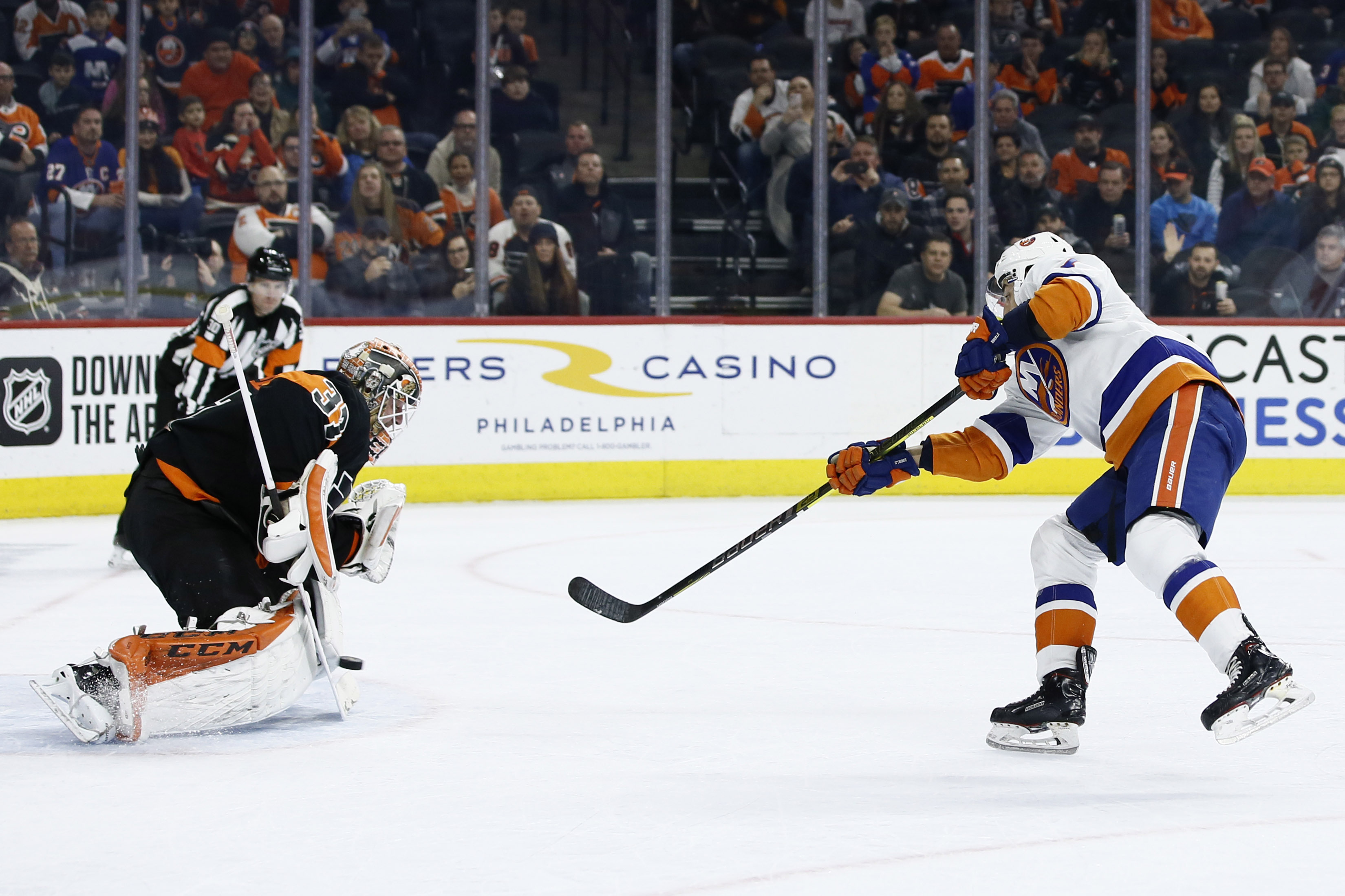 Beauvillier, Islanders rally past Flyers for shootout win