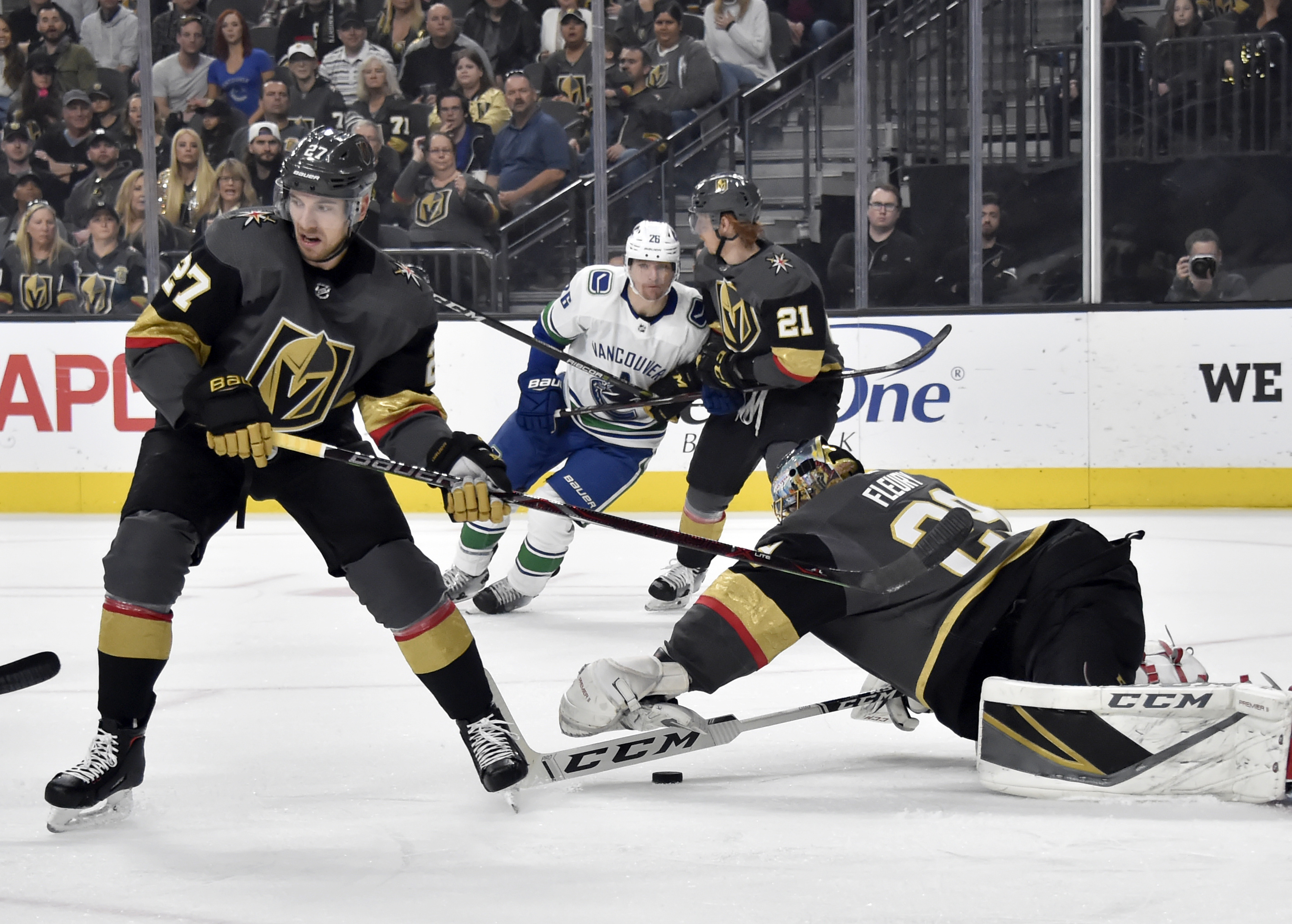 Fleury gets second straight shutout, Vegas beats Canucks 3-0