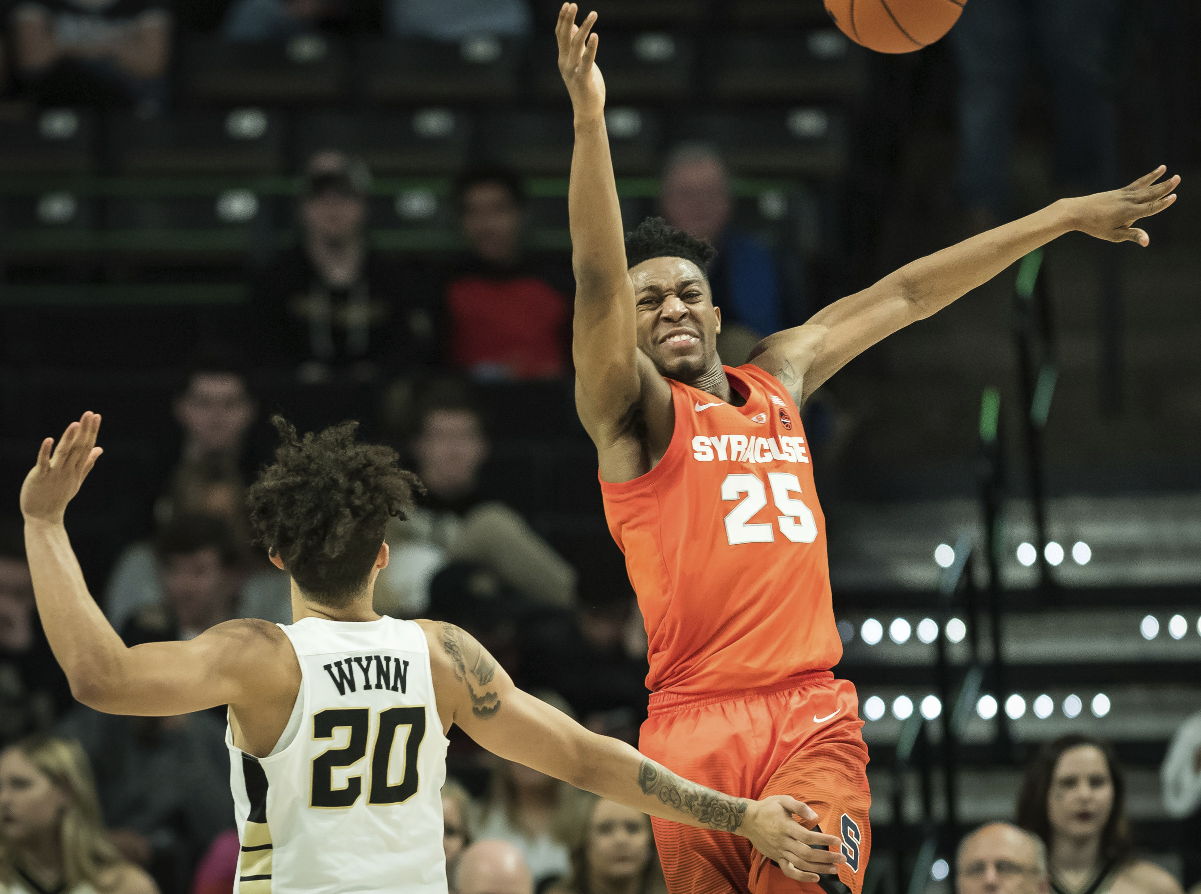 Syracuse blows game open in 2nd half, tops Wake Forest 79-54