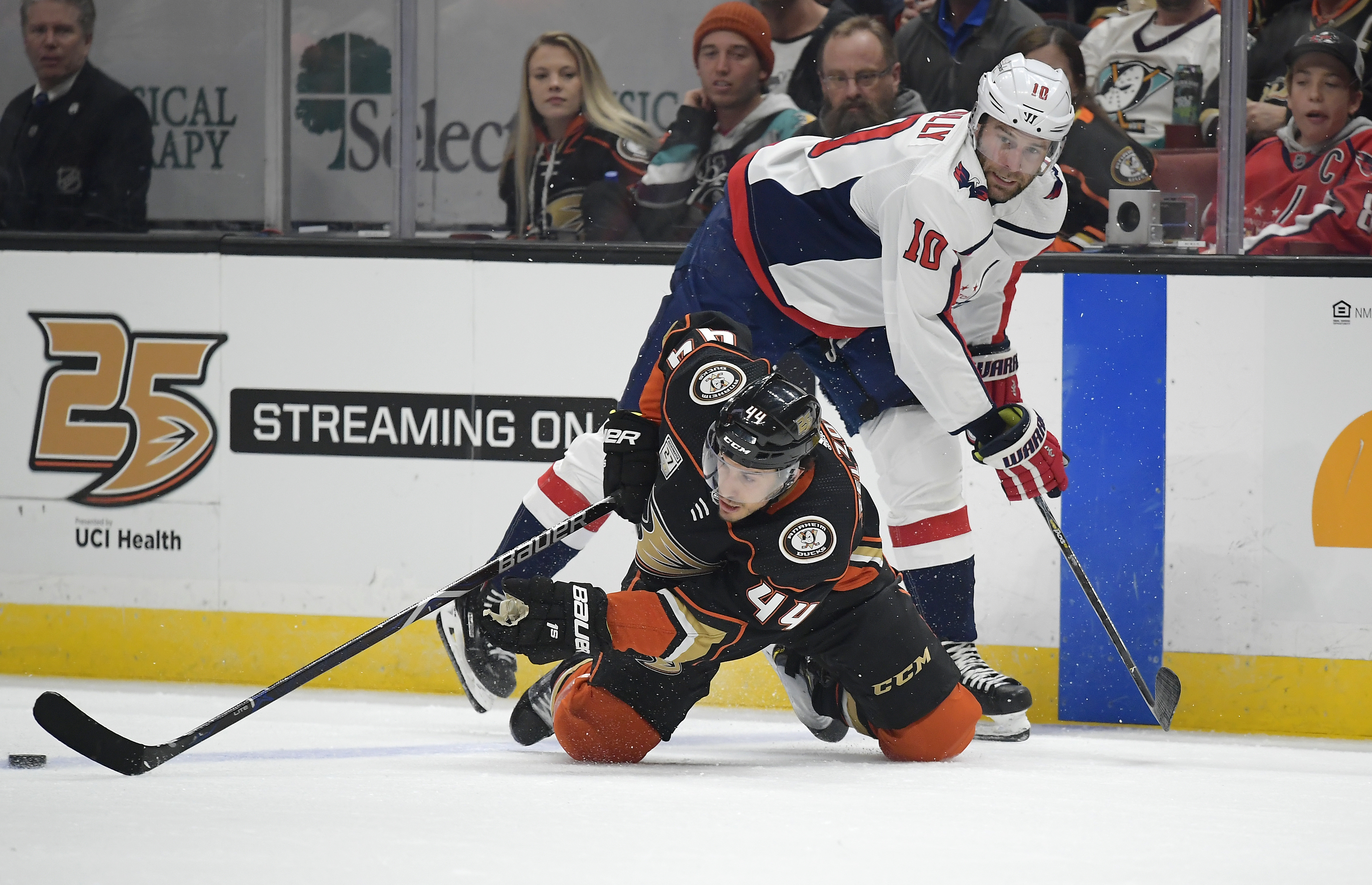 Miller becomes US-born goalies win leader in Ducks’ win