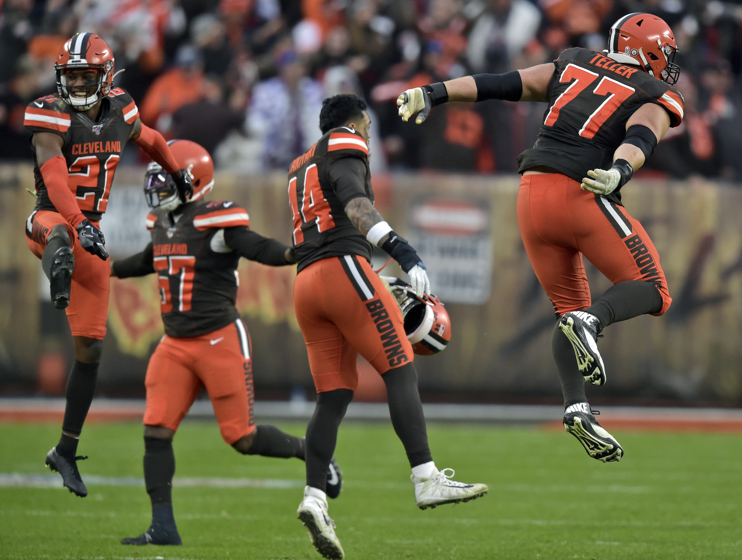 Browns take step forward in strange, unpredictable season