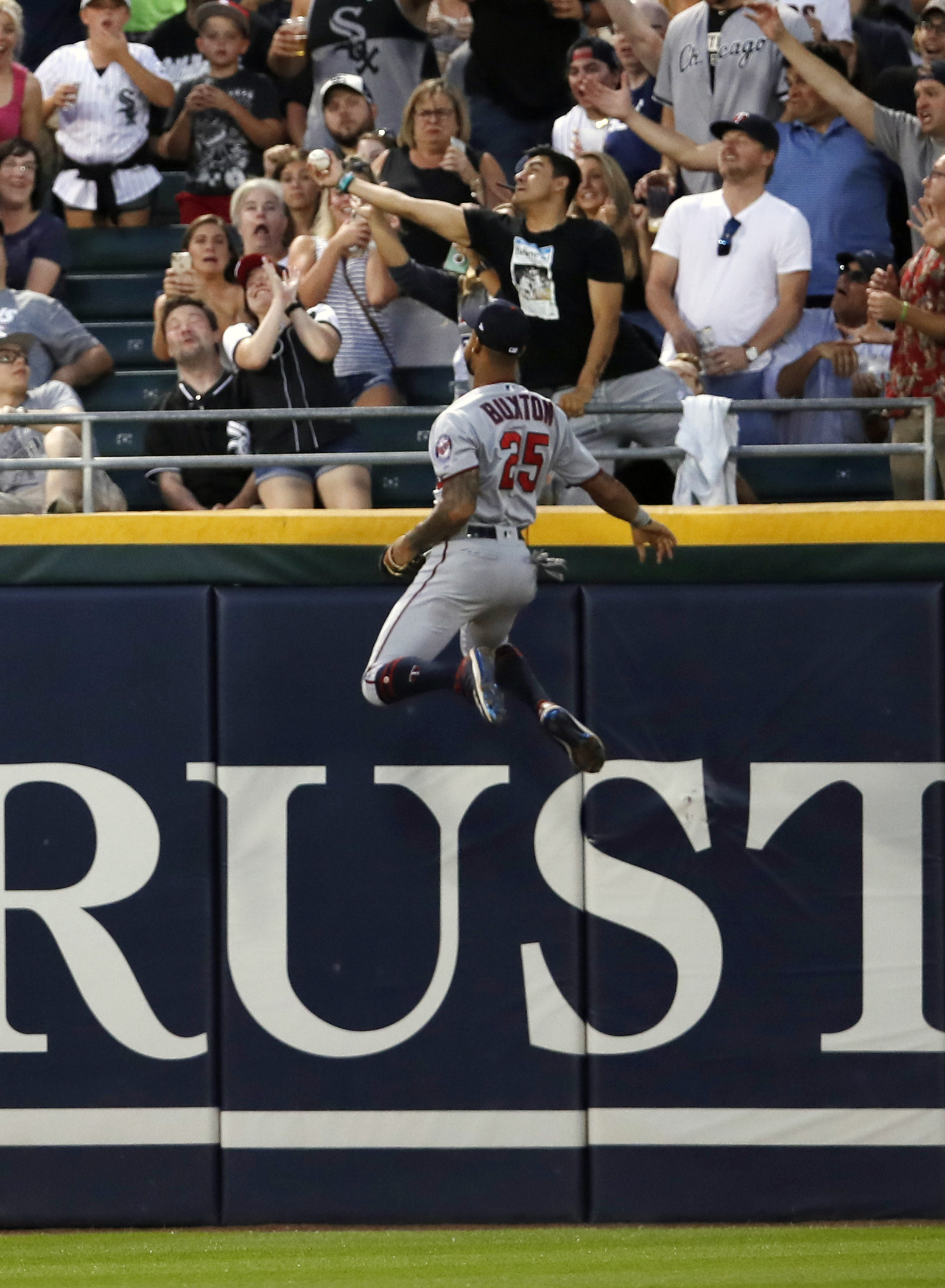 Twins put Buxton, Pineda on injured list