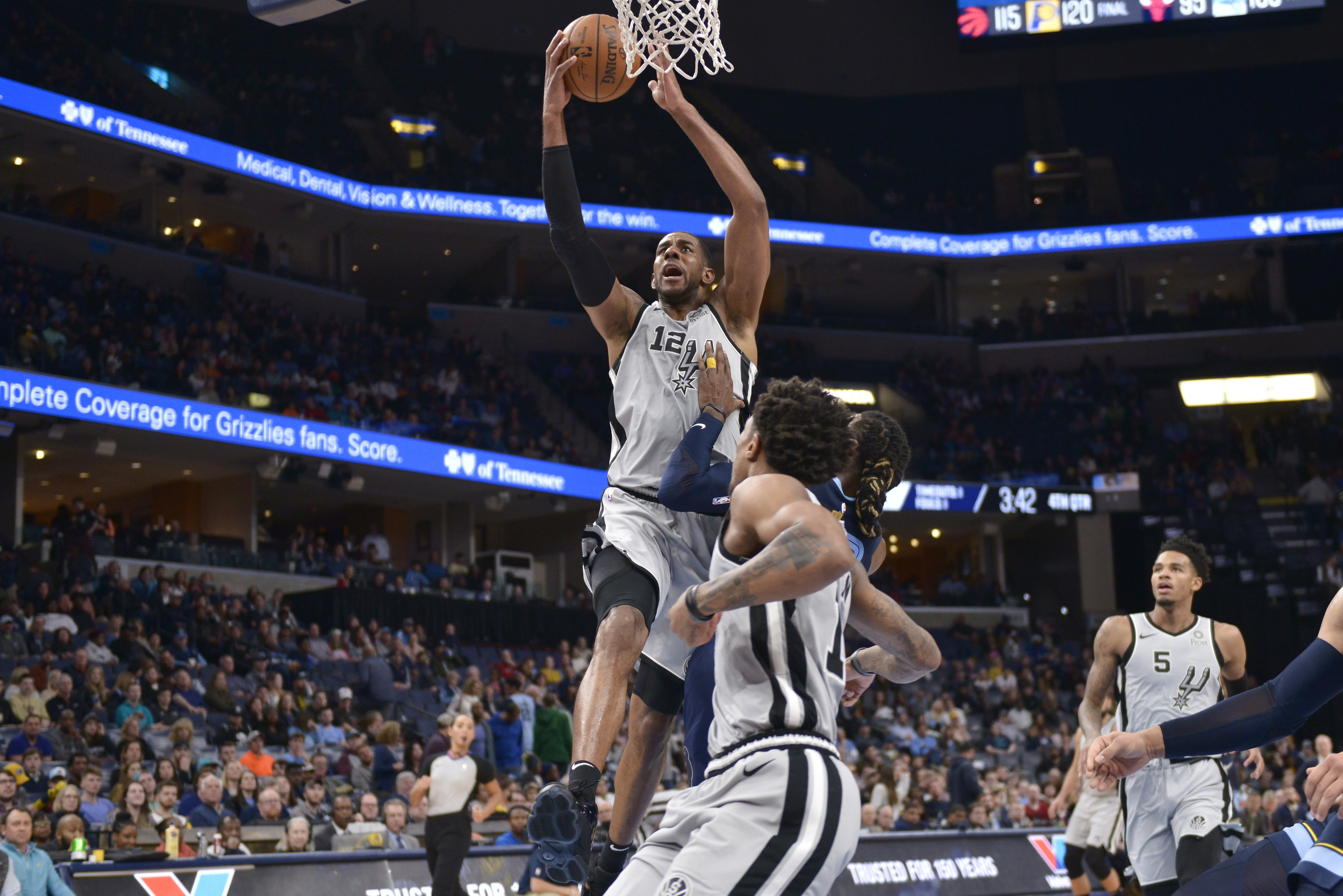 Aldridge leads sharp-shooting Spurs past Grizzlies, 145-115