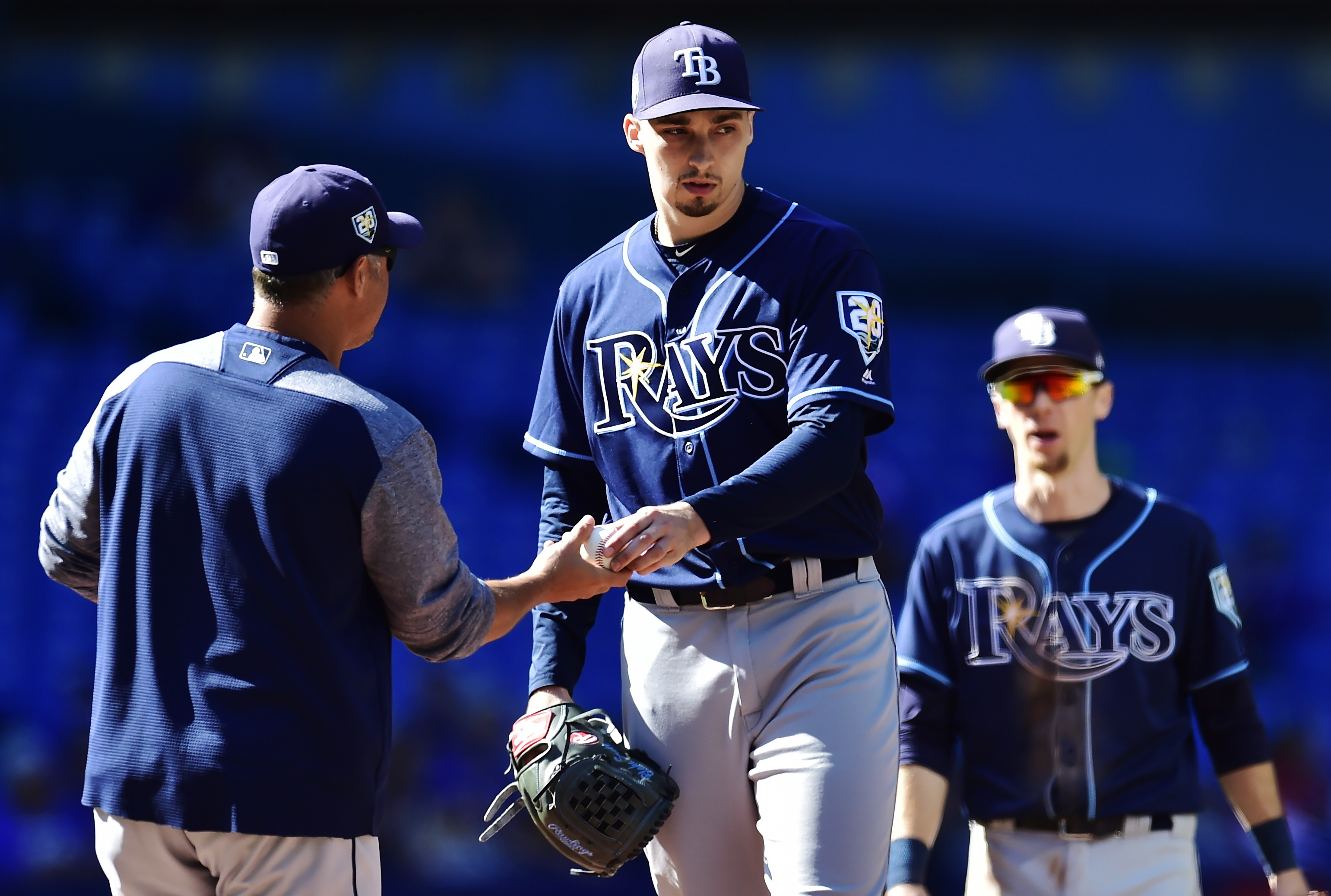 Snell wins 21st, 9th in row, as Rays beat Blue Jays 5-2