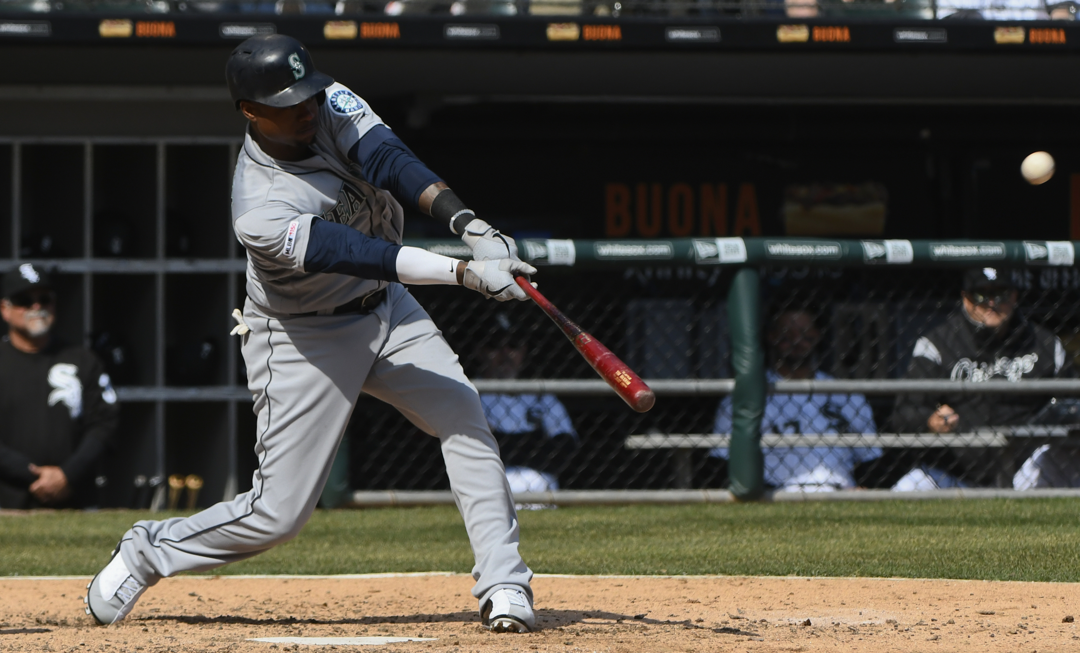 Bruce, Beckham go deep; homer-happy Mariners rip ChiSox 9-2