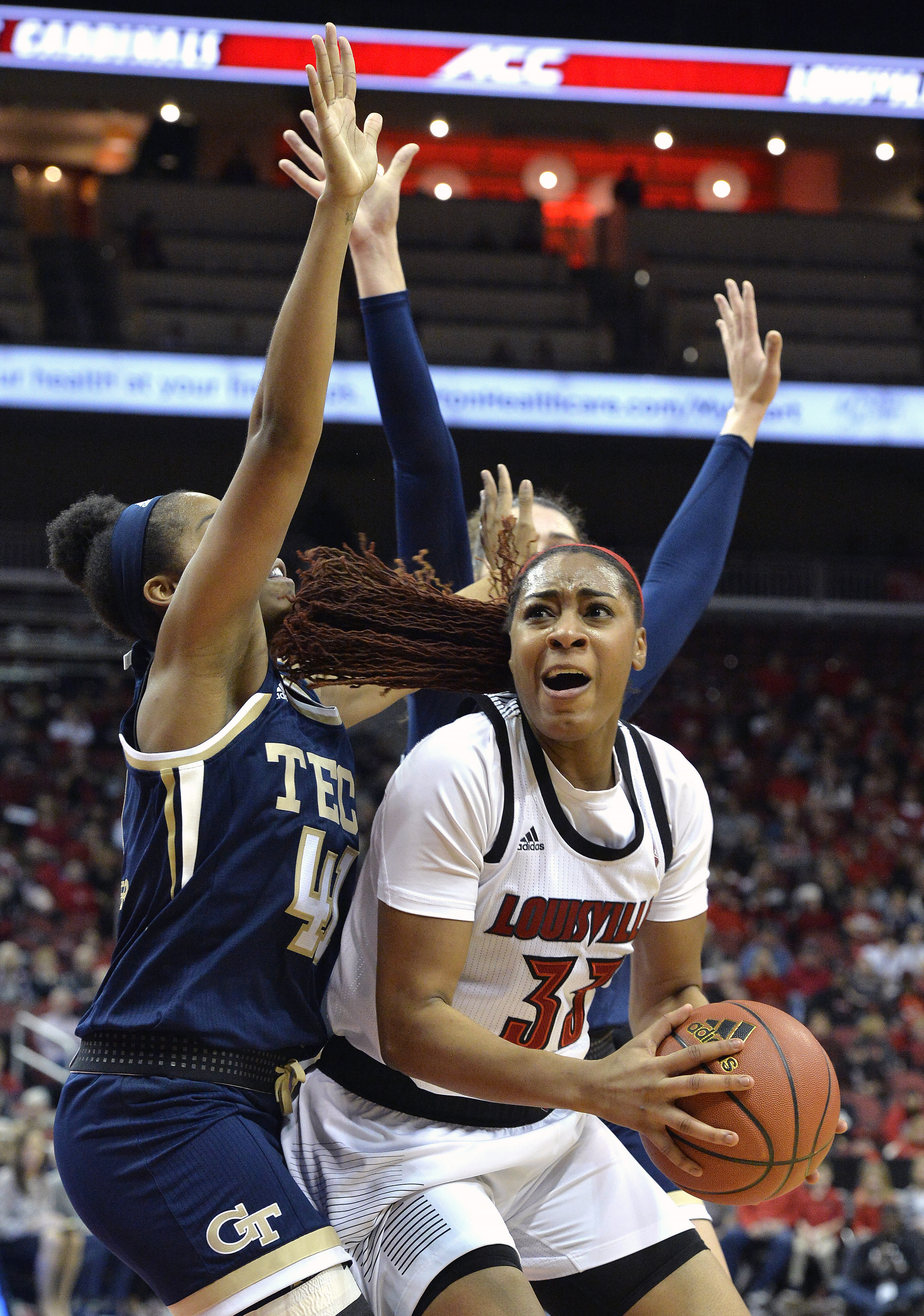 Durr, No. 2 Louisville beat Georgia Tech 61-44