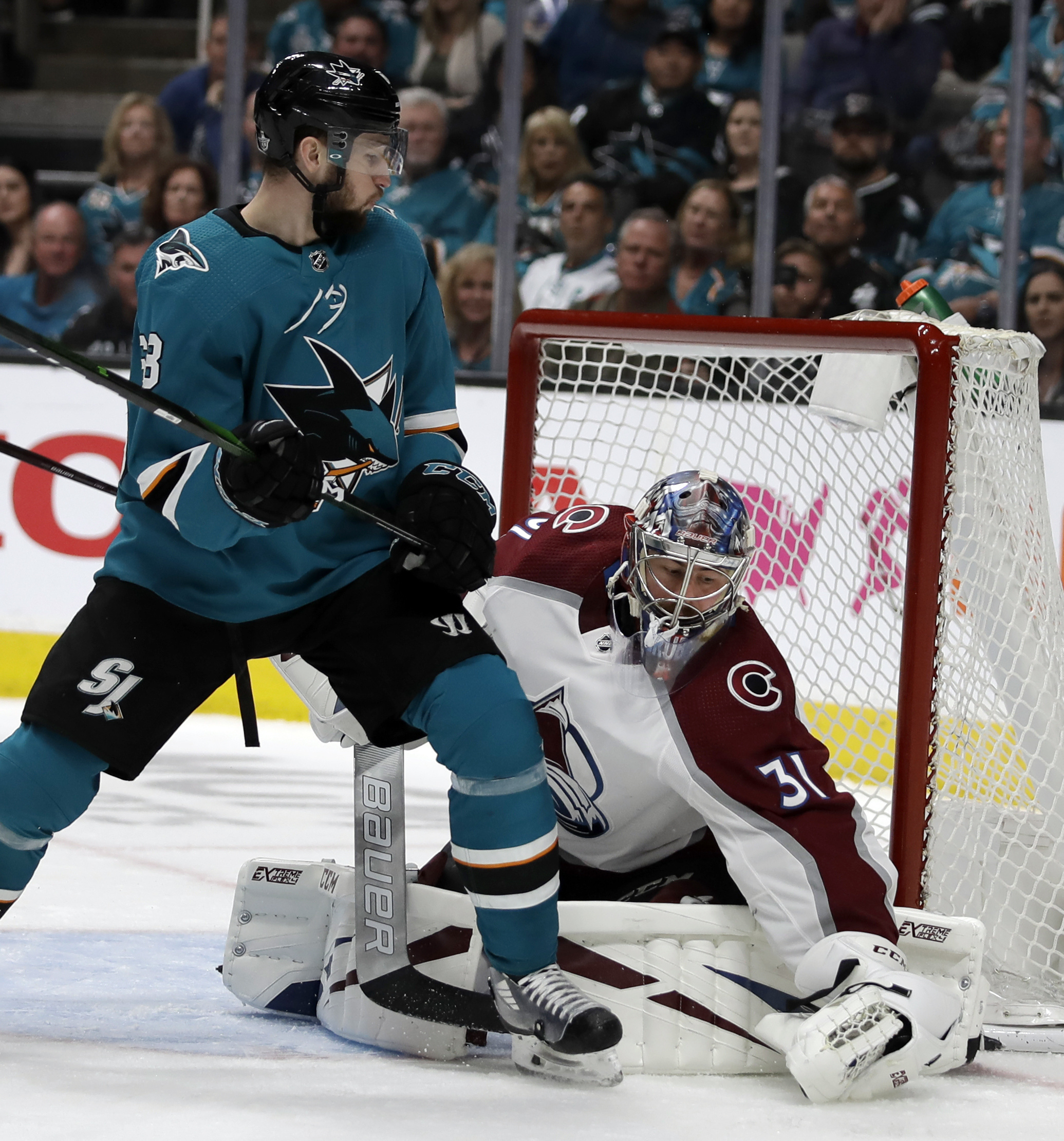 Hertl scores 2 to lead Sharks past Avalanche 2-1 in Game 5