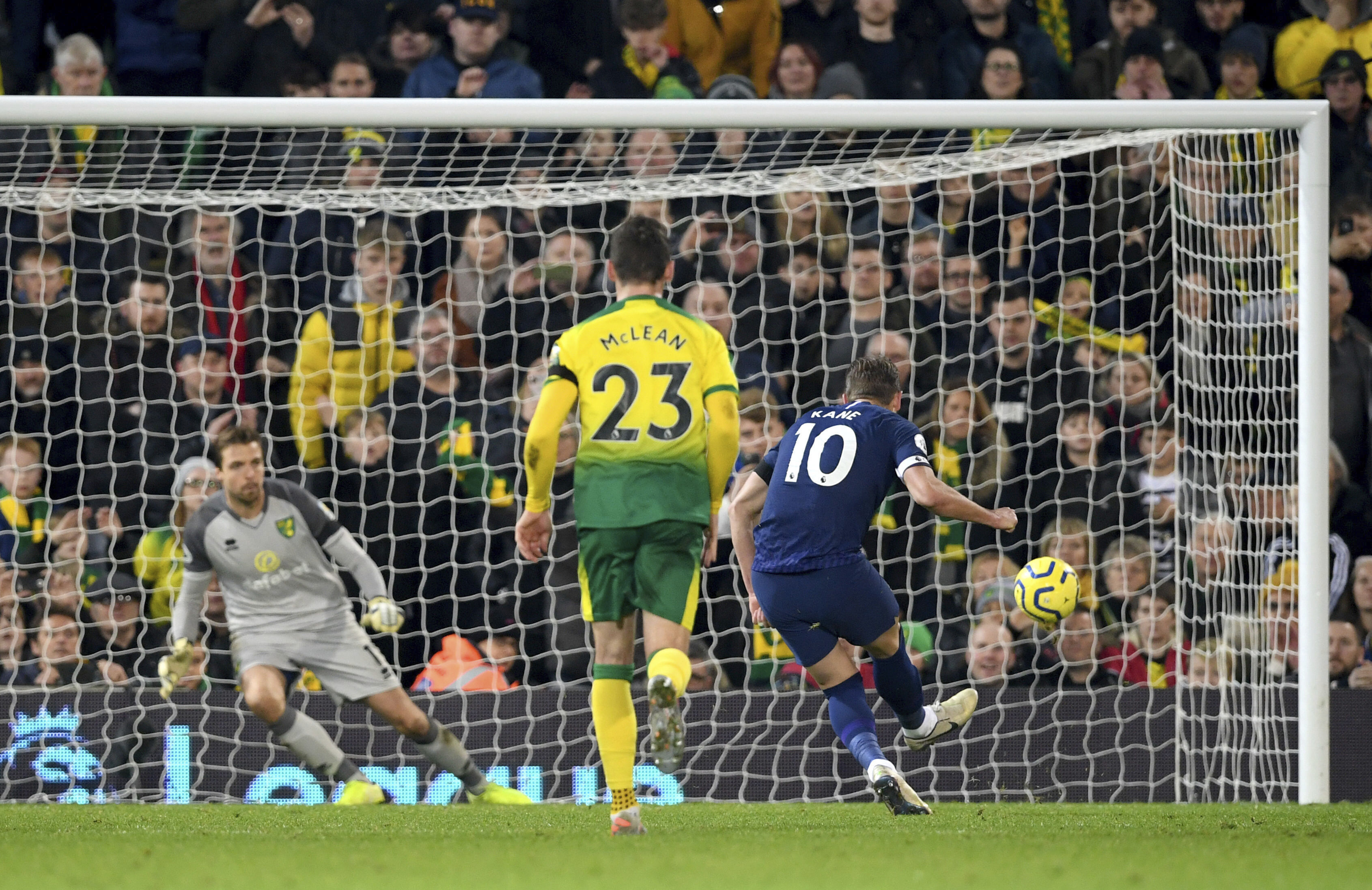 Kane salvages 2-2 draw for Tottenham at Norwich