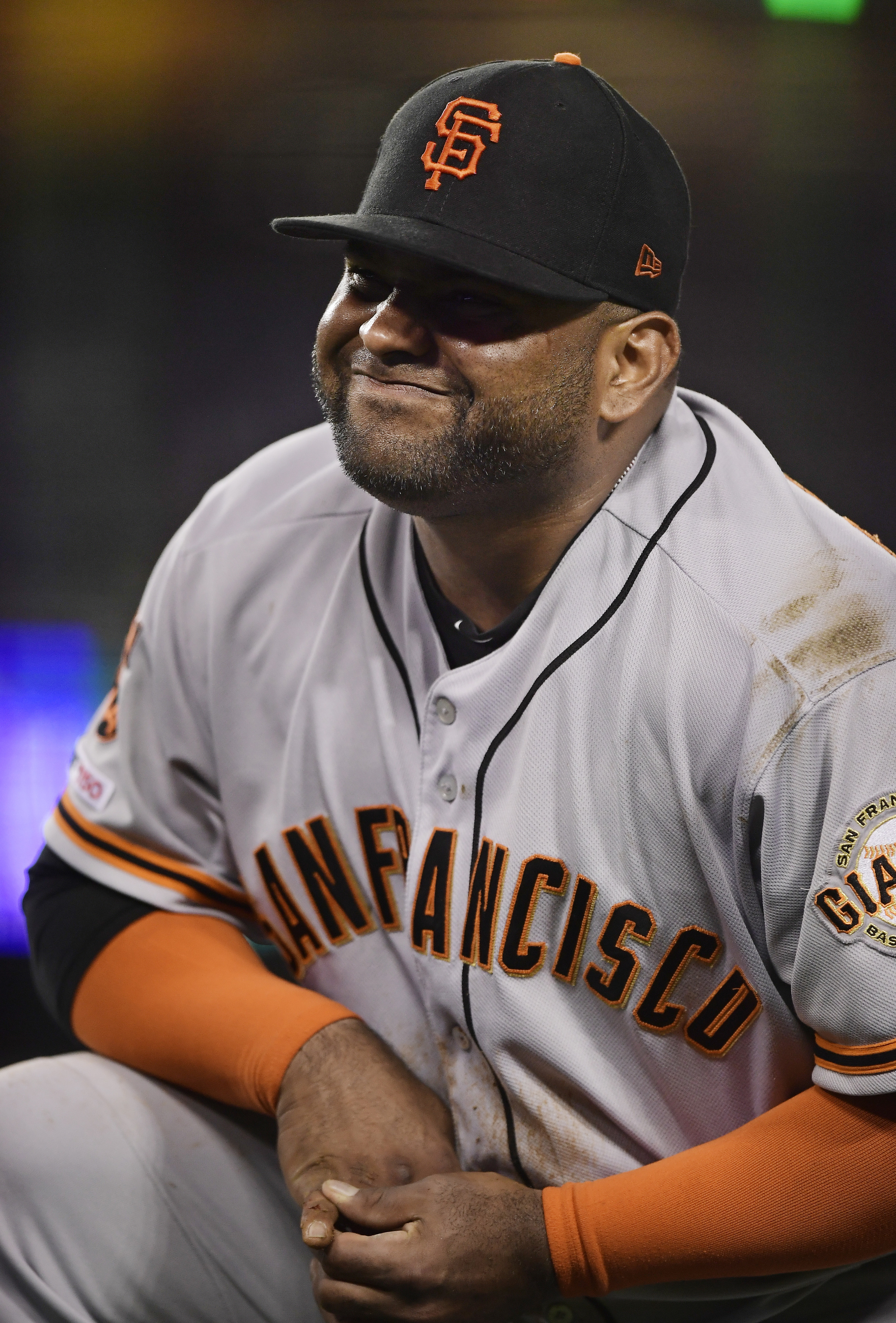 Giants' Sandoval leaves game after hand stepped on