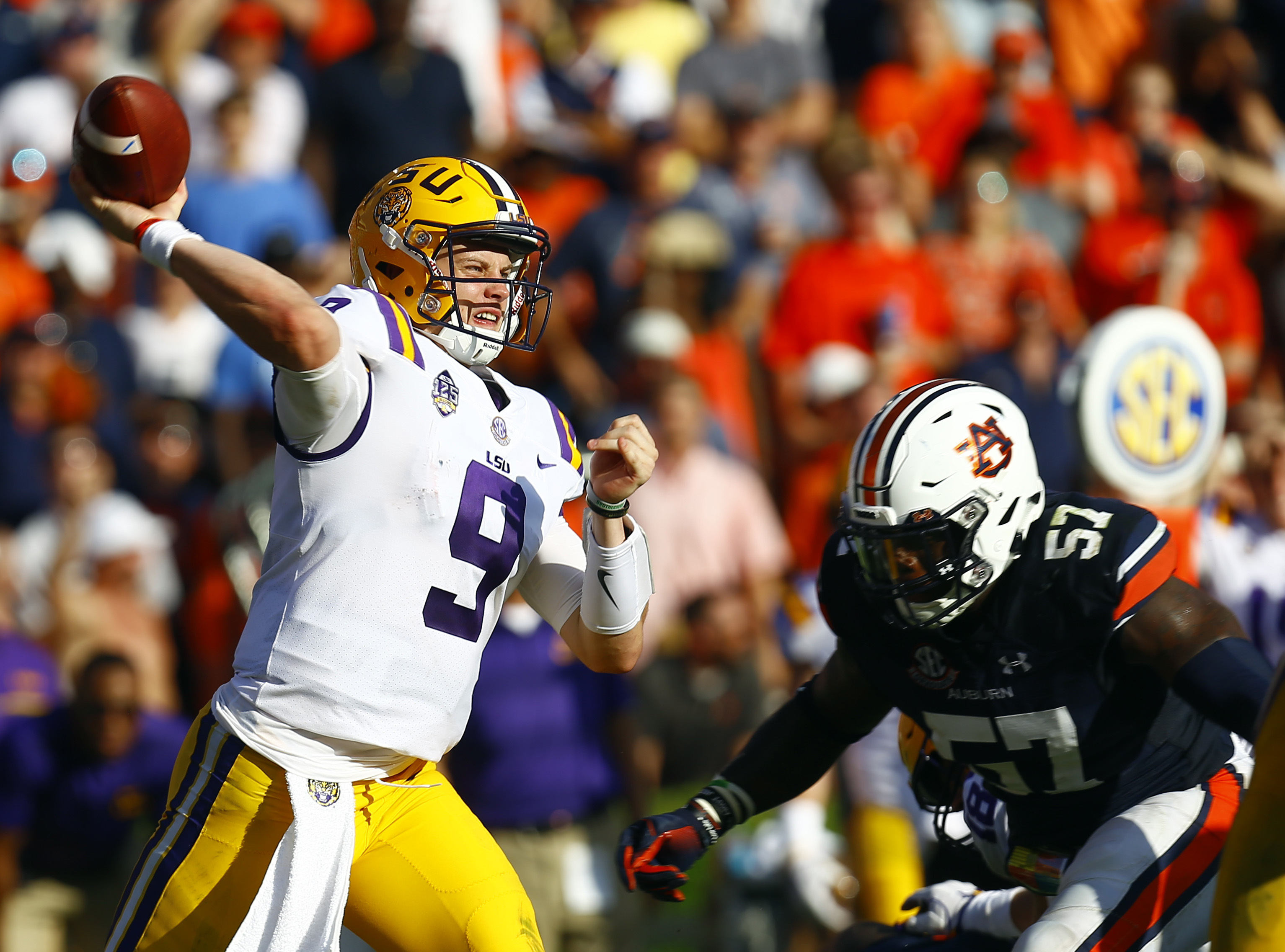 Burrow, LSU rise to occasion in big road win