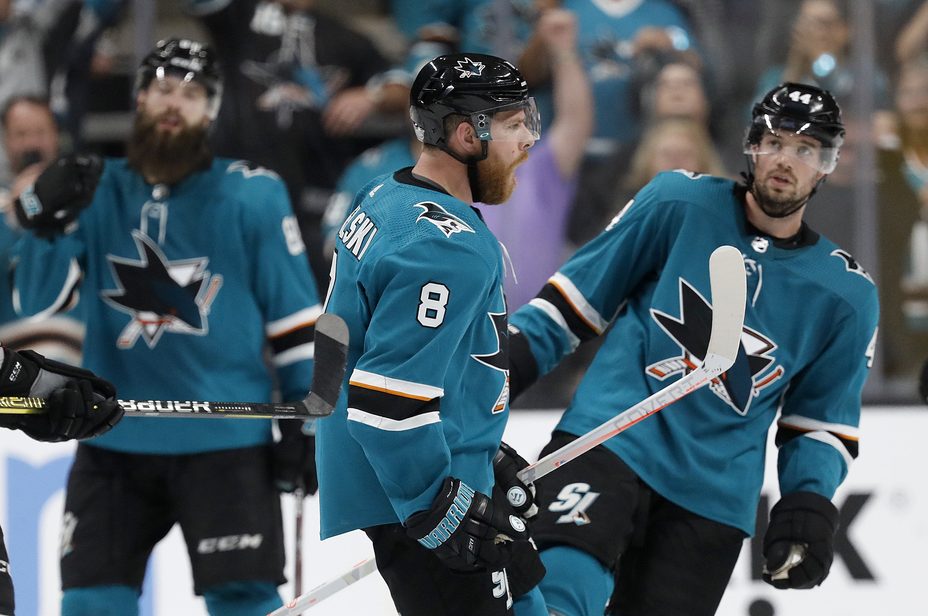 Healthy Pavelski helps lead Sharks back to conference final