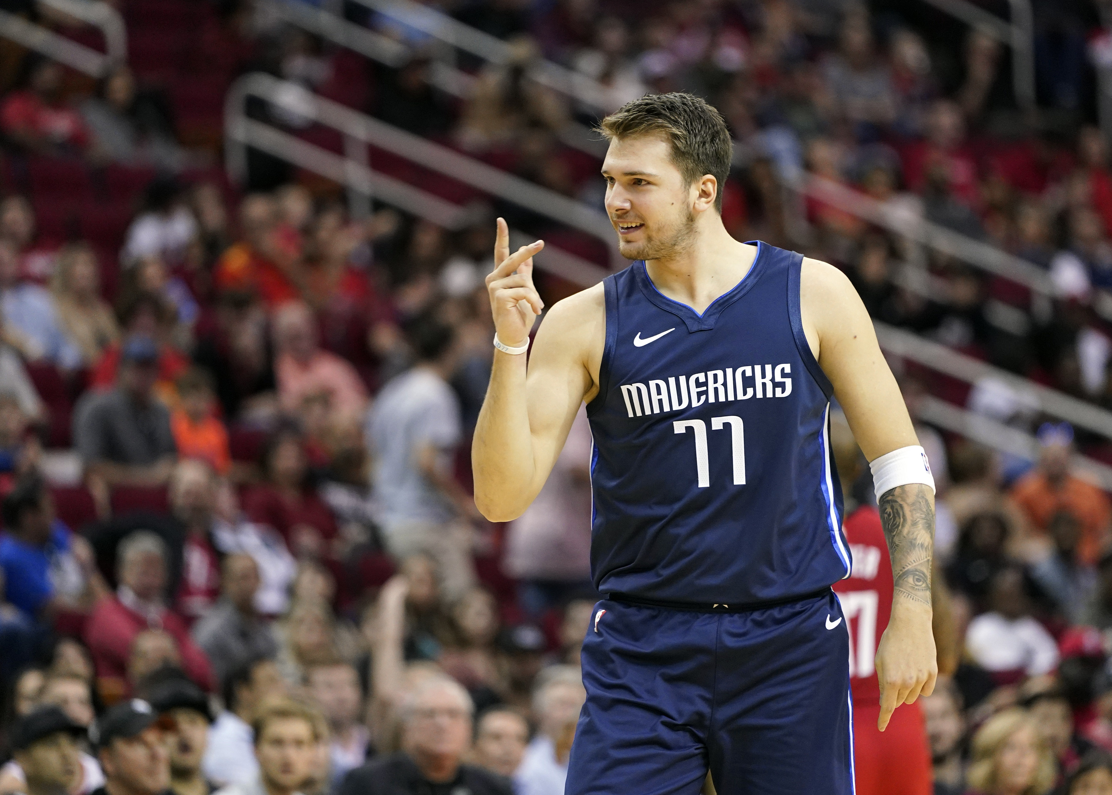 Doncic, Hardaway Jr. lead Mavs to 137-123 rout of Rockets