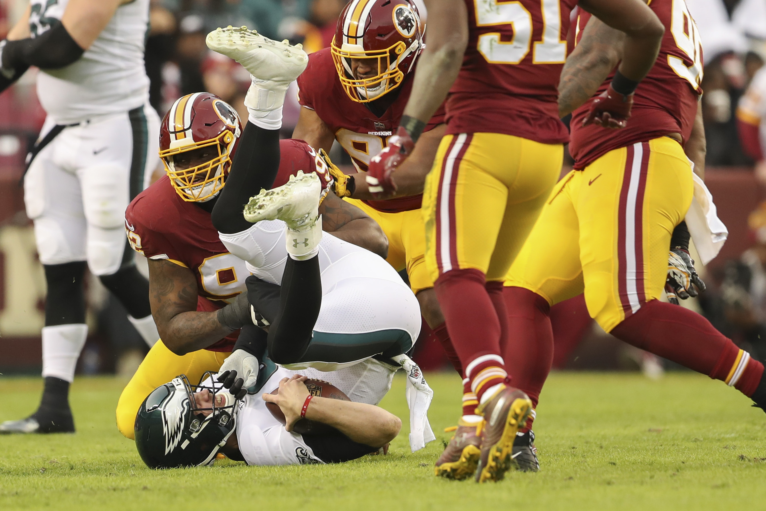 Playoff-bound Eagles get scare with chest injury to Foles